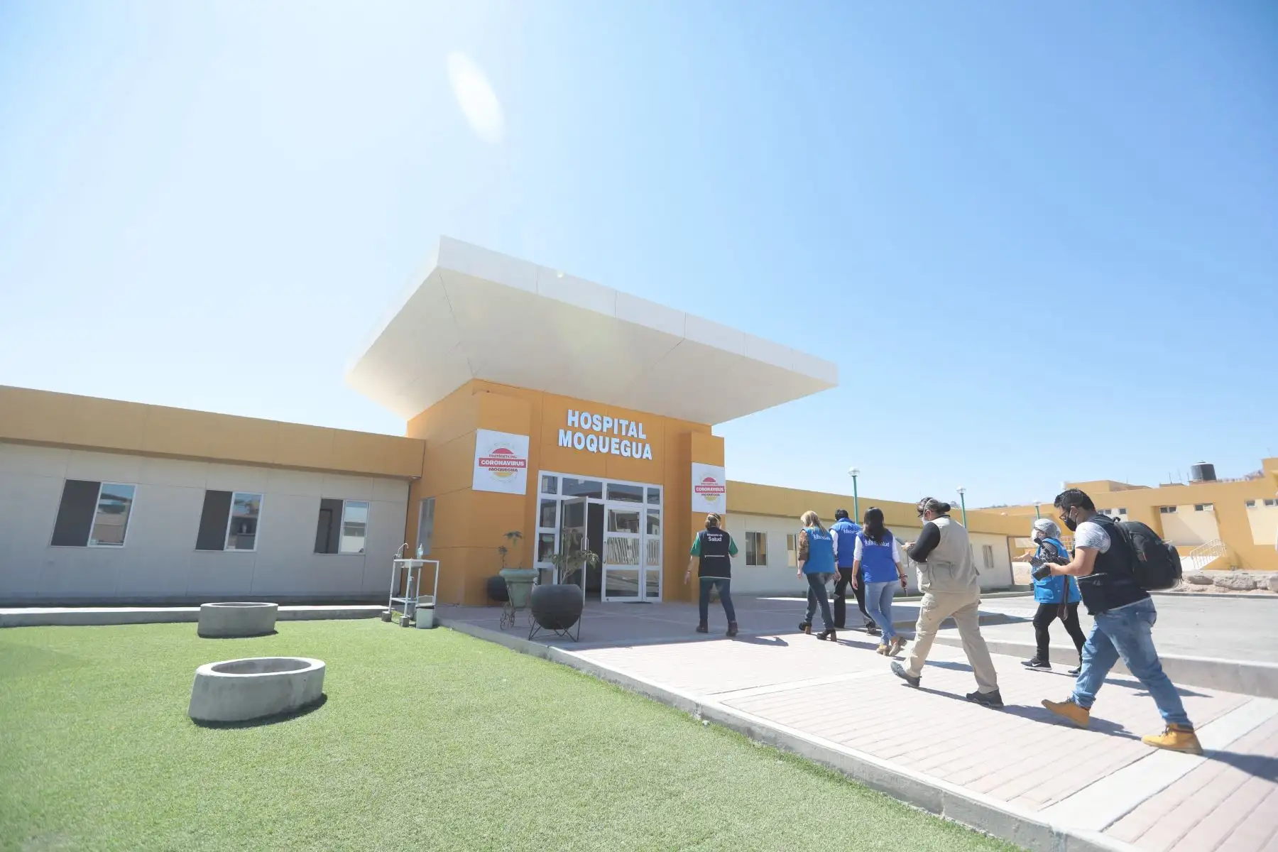 EsSalud asumirá administración de hospitales covid-19 de Moquegua y Tacna.