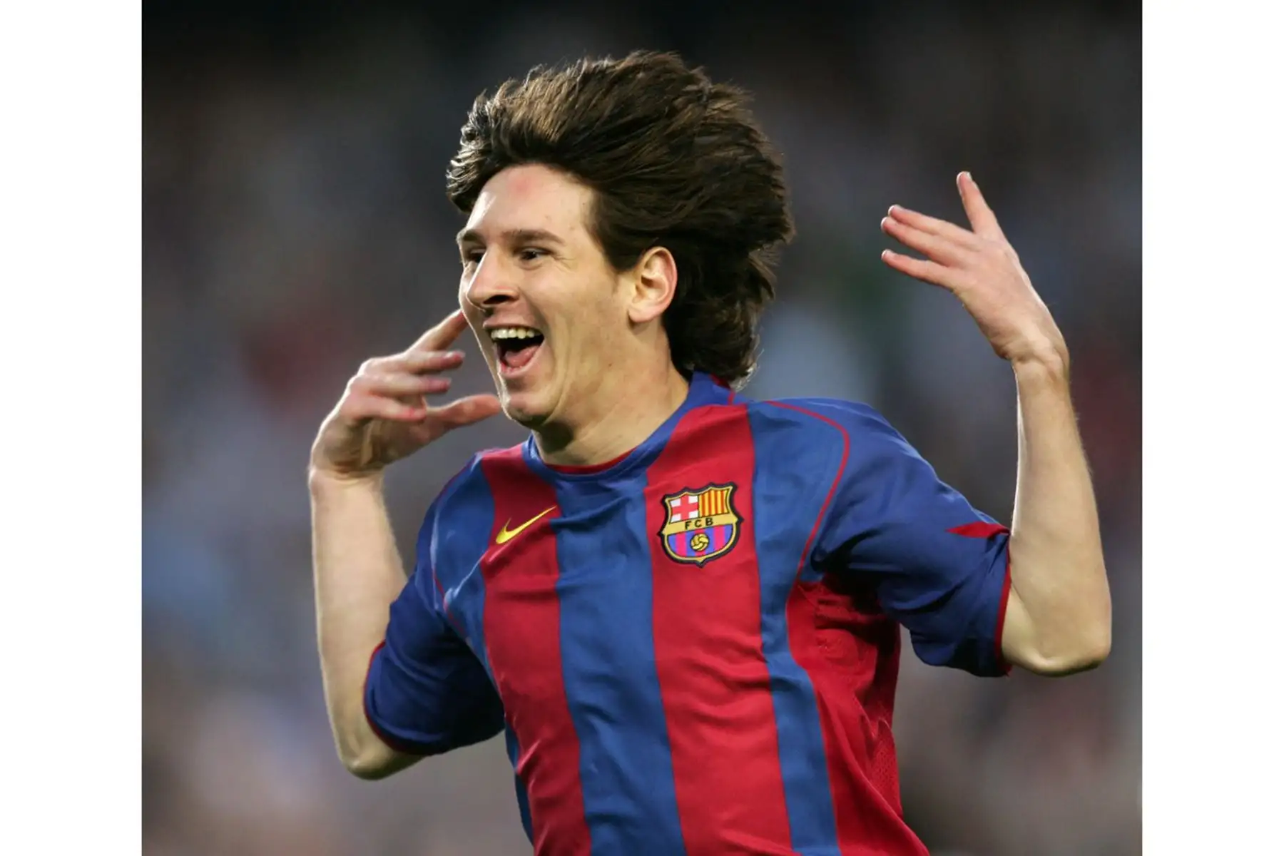 Lionel Messi celebra su primer gol con la camiseta del Barcelona. El argentino anotó un gol en el partido contra el Albacete por Liga española en el estadio Camp Nou el 1 de mayo de 2005. El FC Barcelona ganó 2-0. Foto: AFP