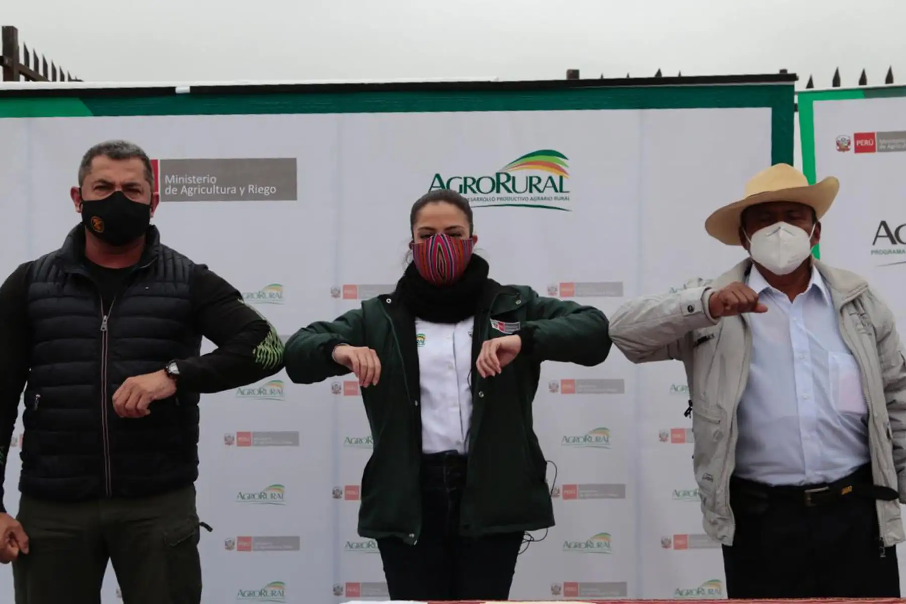 Con motivo del Día Nacional de los Ajíes, Agro Rural, unidad ejecutora del Ministerio de Agricultura y Riego, informó que alrededor de 40 toneladas de diversas variedades de ají, rocoto y pimiento fueron comercializadas en los Mercados Minagri De la Chacra a la Olla en todo el país, como un importante complemento para los productos de primera de necesidad ofrecidos a las familias locales. Foto: Minagri