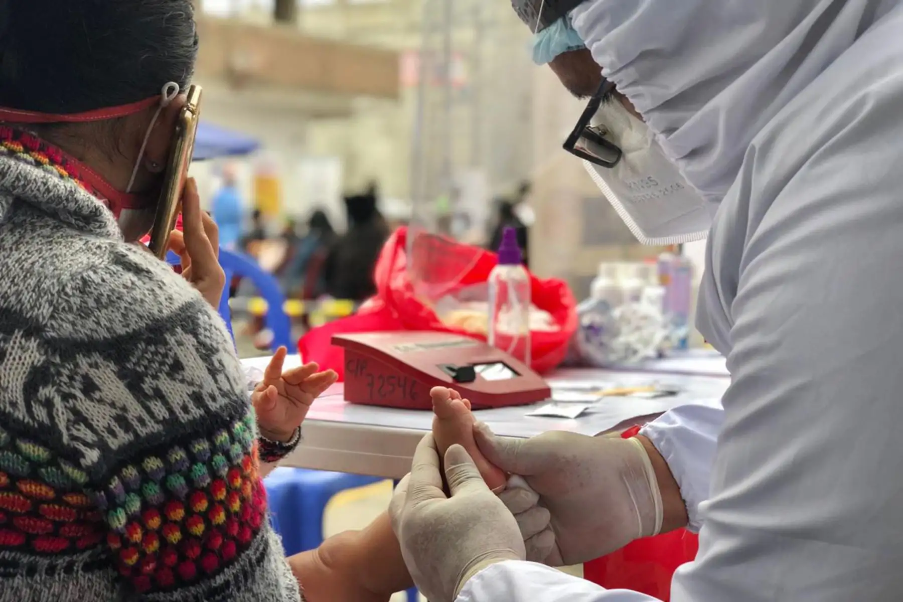 DIRIS Lima Centro atiende a más de 400 vecinos de El Porvenir, en La Victoria. Se realiza descarte de  covid-19, salud bucal, atención en salud mental, despistaje de VIH, vacunación a niños menores de 5 años, descarte y tratamiento de anemia, entre otros. Foto: Diris Lima Centro