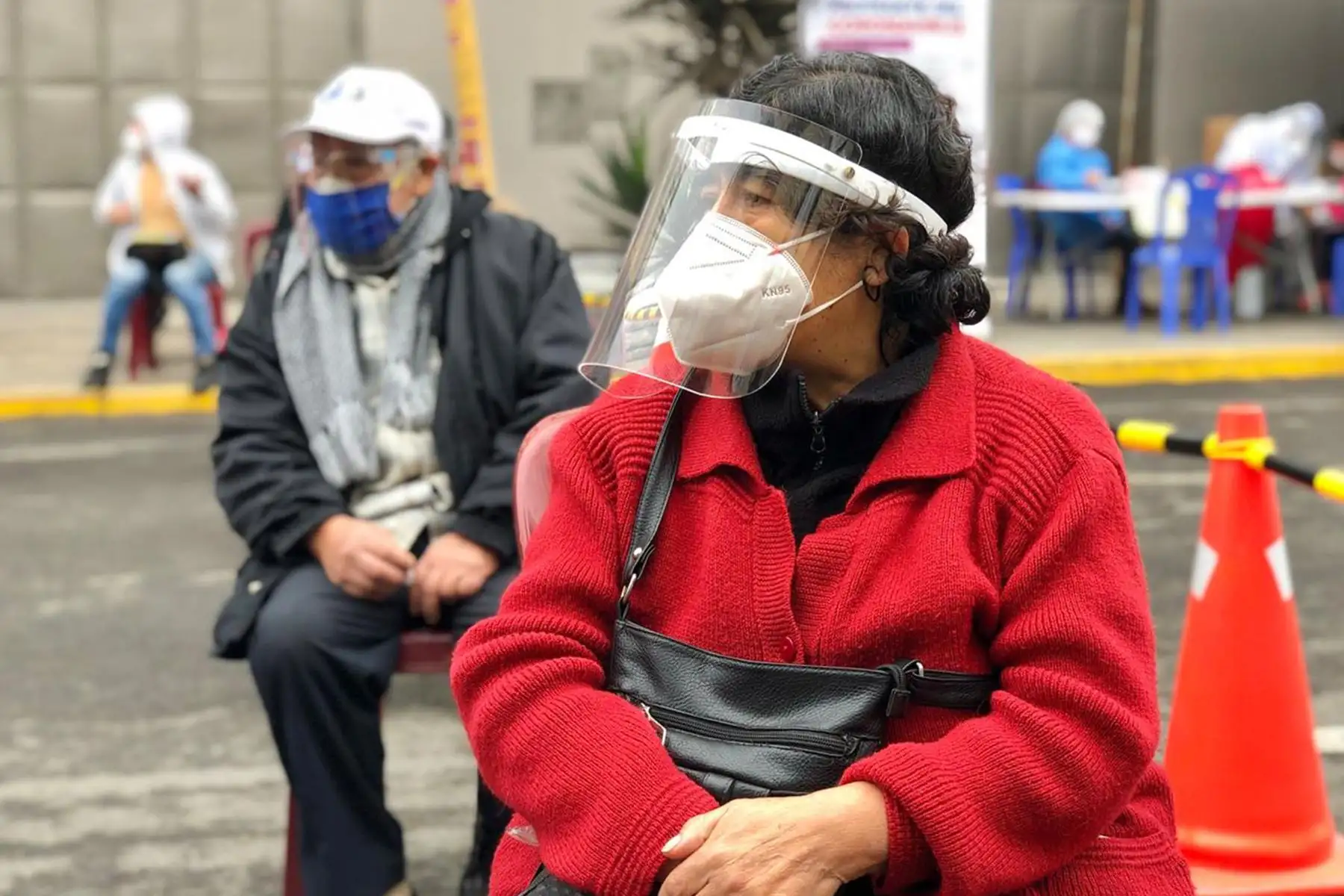 DIRIS Lima Centro atiende a más de 400 vecinos de El Porvenir, en La Victoria. Se realiza descarte de  covid-19, salud bucal, atención en salud mental, despistaje de VIH, vacunación a niños menores de 5 años, descarte y tratamiento de anemia, entre otros. Foto: Diris Lima Centro
