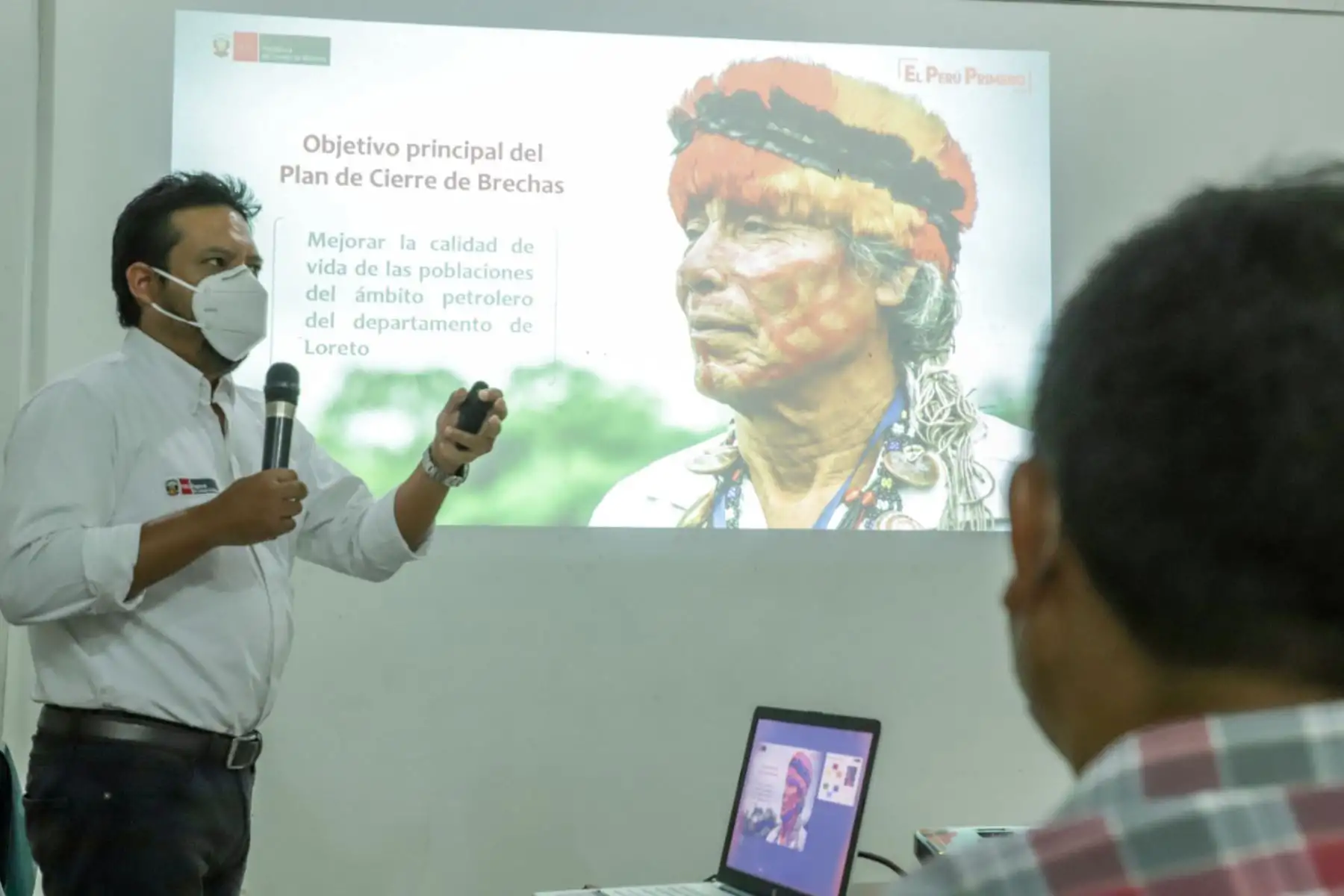 Estas reuniones se realizan en el marco del D.S. N.º 145-2020-PCM, que prioriza acciones sobre intervenciones y proyectos relacionados a seguridad alimentaria, desarrollo productivo e infraestructura de veredas peatonales y embarcaderos. 
Foto: PCM