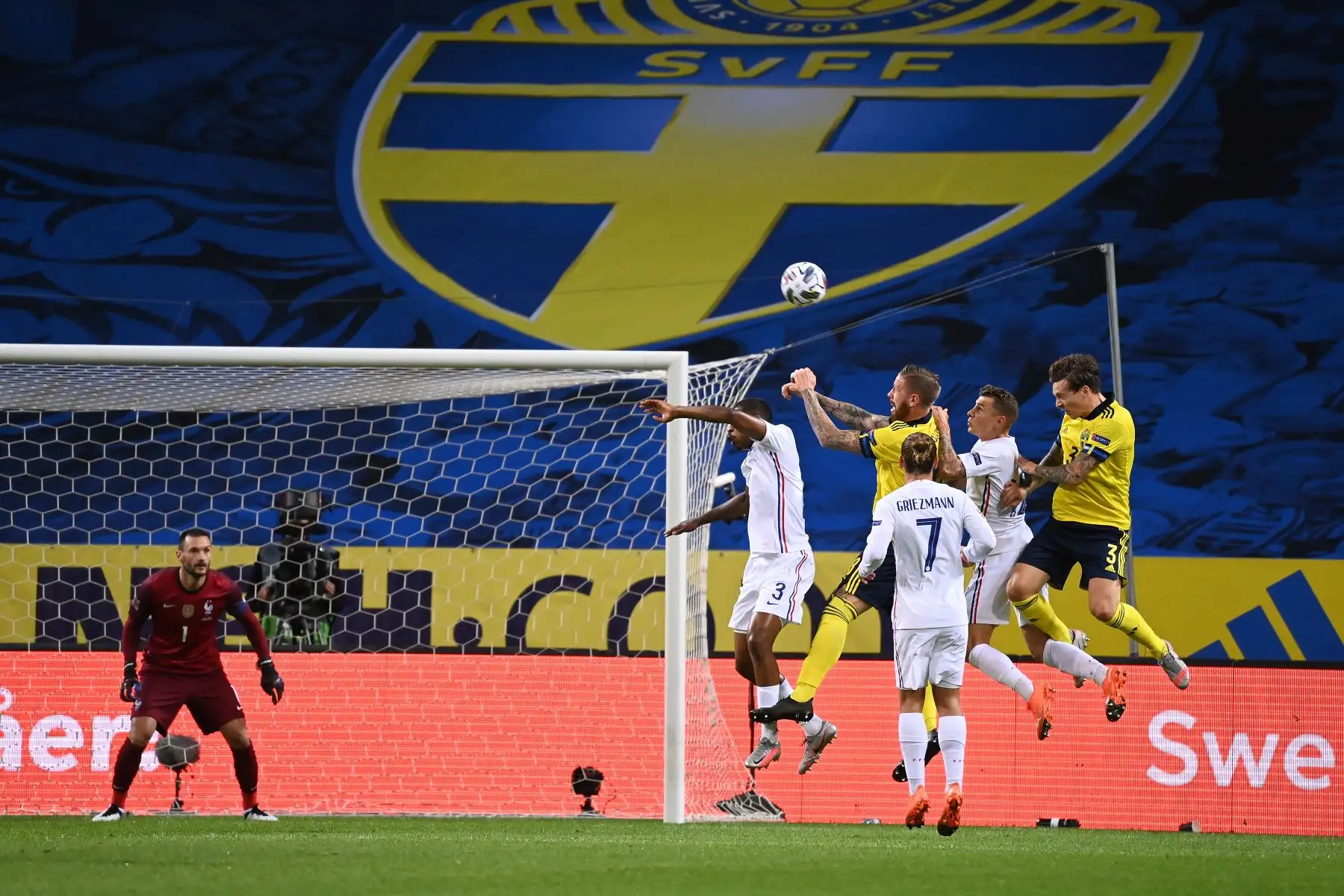 Francia y Suecia se enfrentan por la Liga de Naciones, en el Friends Arena de Solna. Foto: AFP