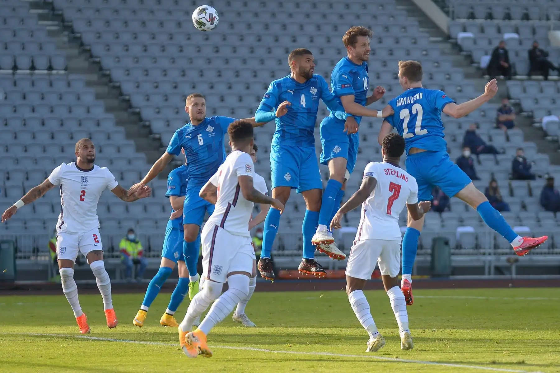 Inglaterra e Islandia se enfrentan por la liga de Naciones de la UEFA. Foto: AFP