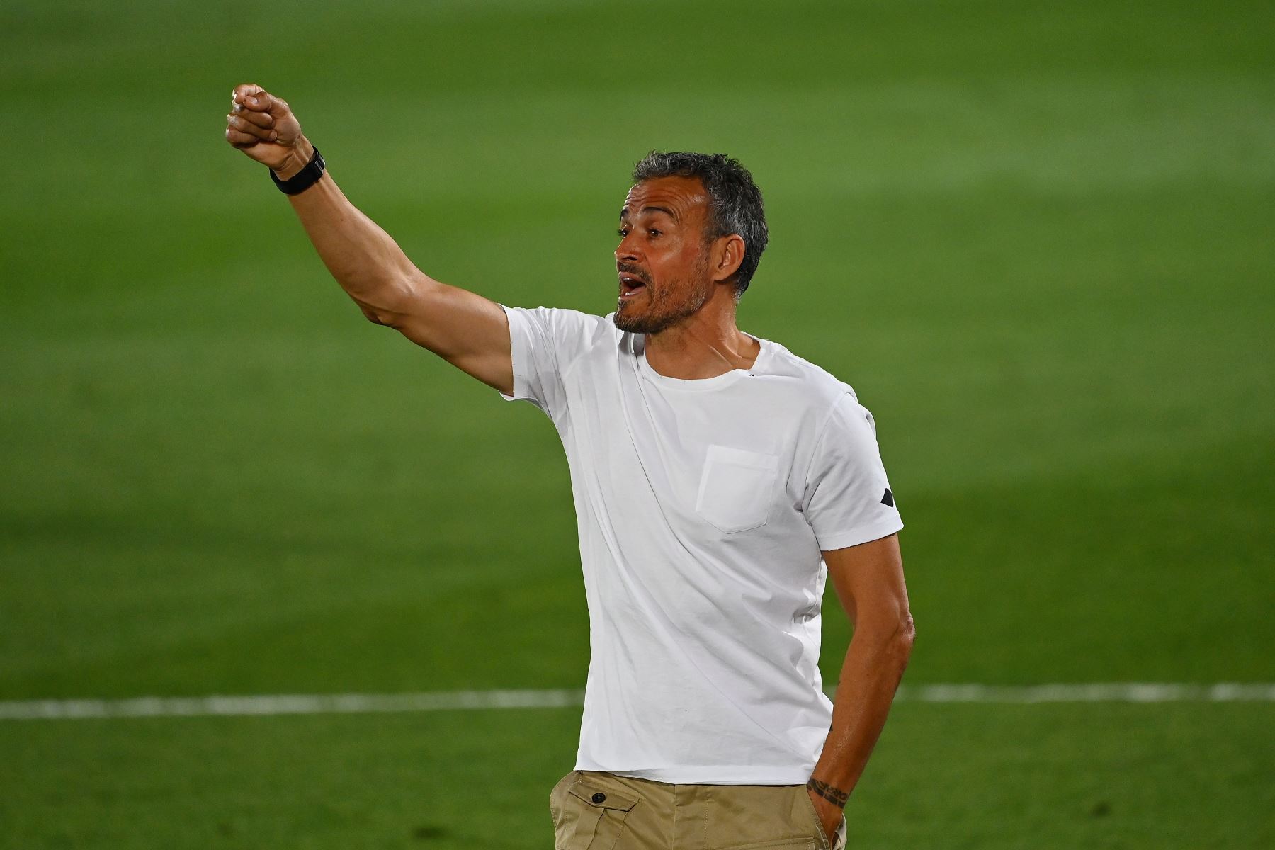 El entrenador de España, Luis Enrique, reacciona durante el partido de fútbol del grupo 4 de la Liga de Naciones de la UEFA. Foto: AFP