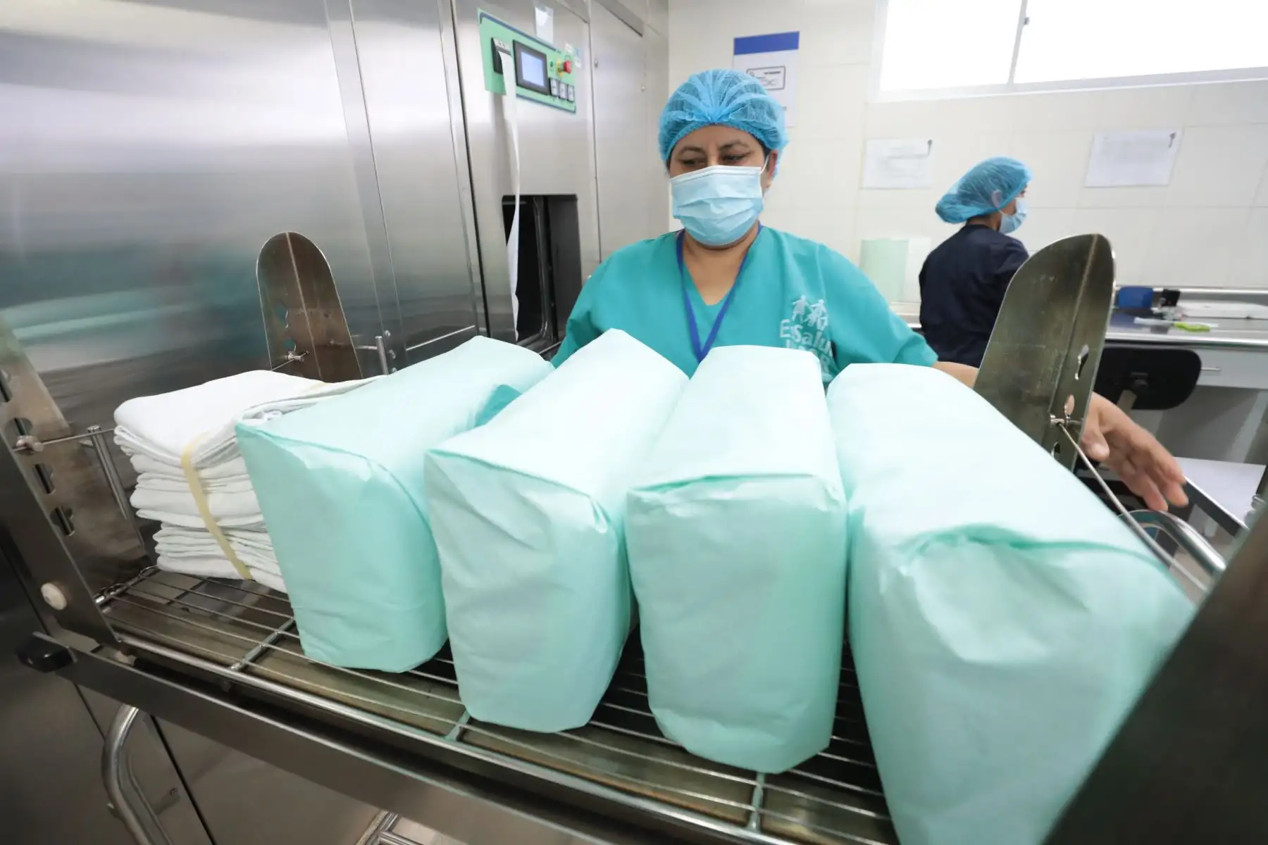 EsSalud presenta por primera vez la central de esterilización del Instituto Nacional Cardiovascular INCOR
Foto: Essalud