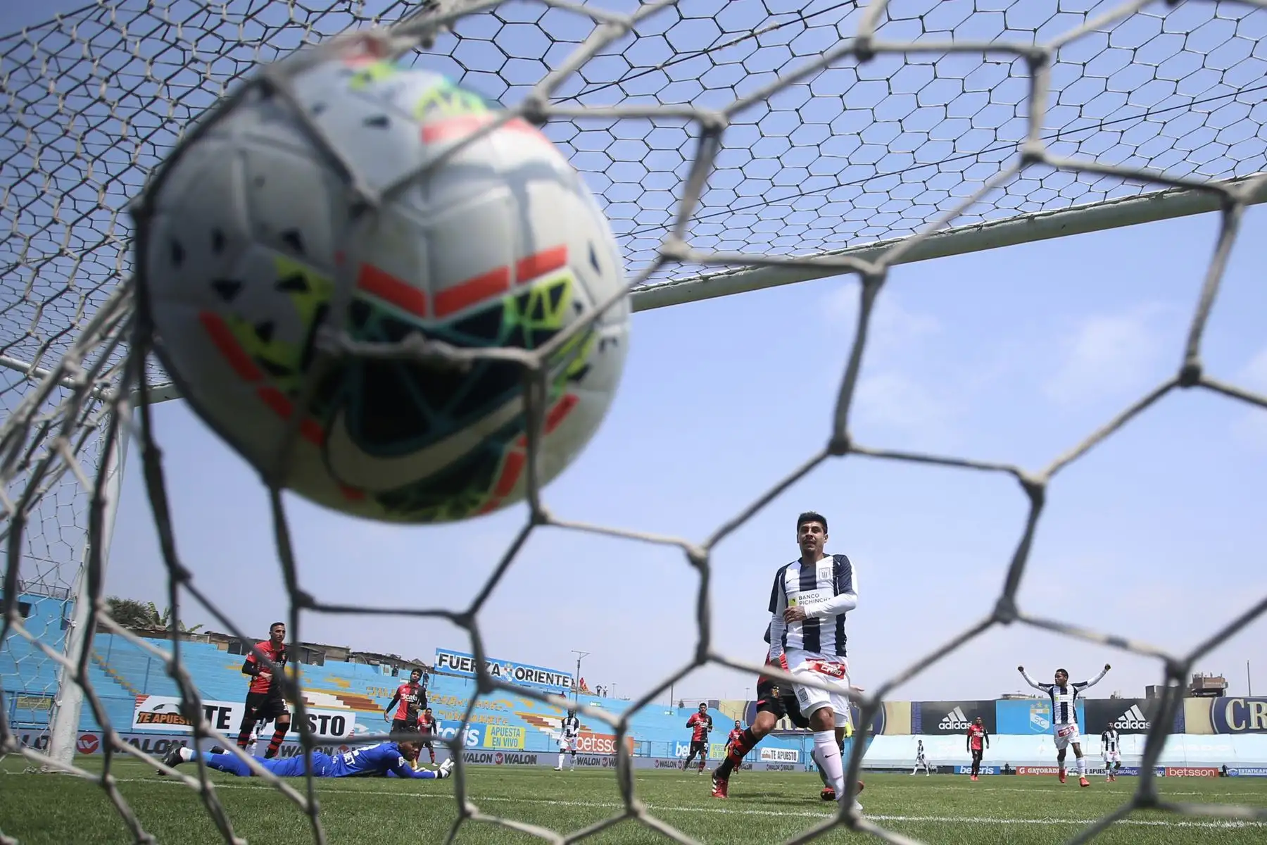 Melgar y Alianza Lima empatan 2-2 por la jornada 10 de la Liga 1. Foto: @LigaFutProf