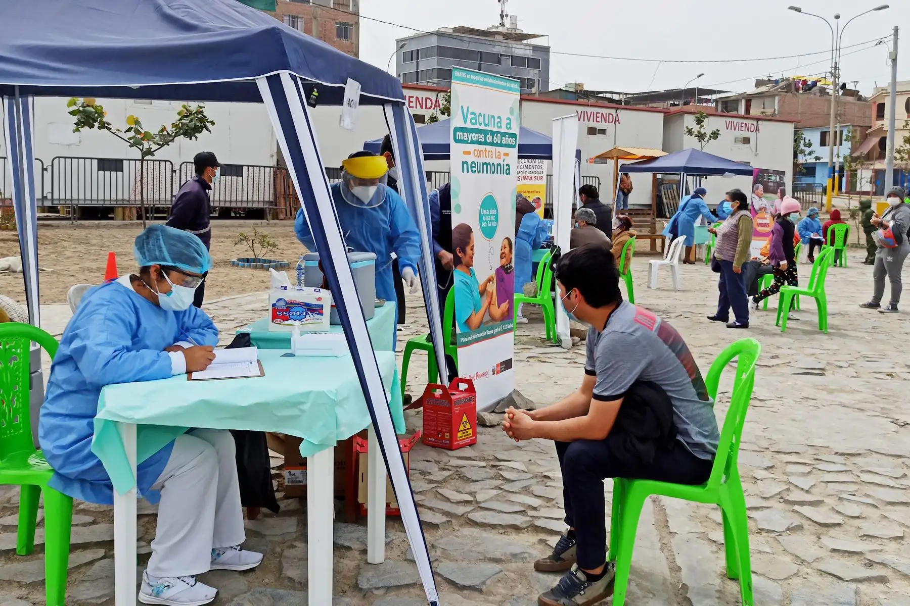 Desde muy  temprano las brigadas de salud de la DIRIS Lima Sur, se instalaron en el “Parque Central del Sector 6 Grupo 2 “ de Villa El Salvador para brindar atención médica a la población. Foto: Diris Lima Sur