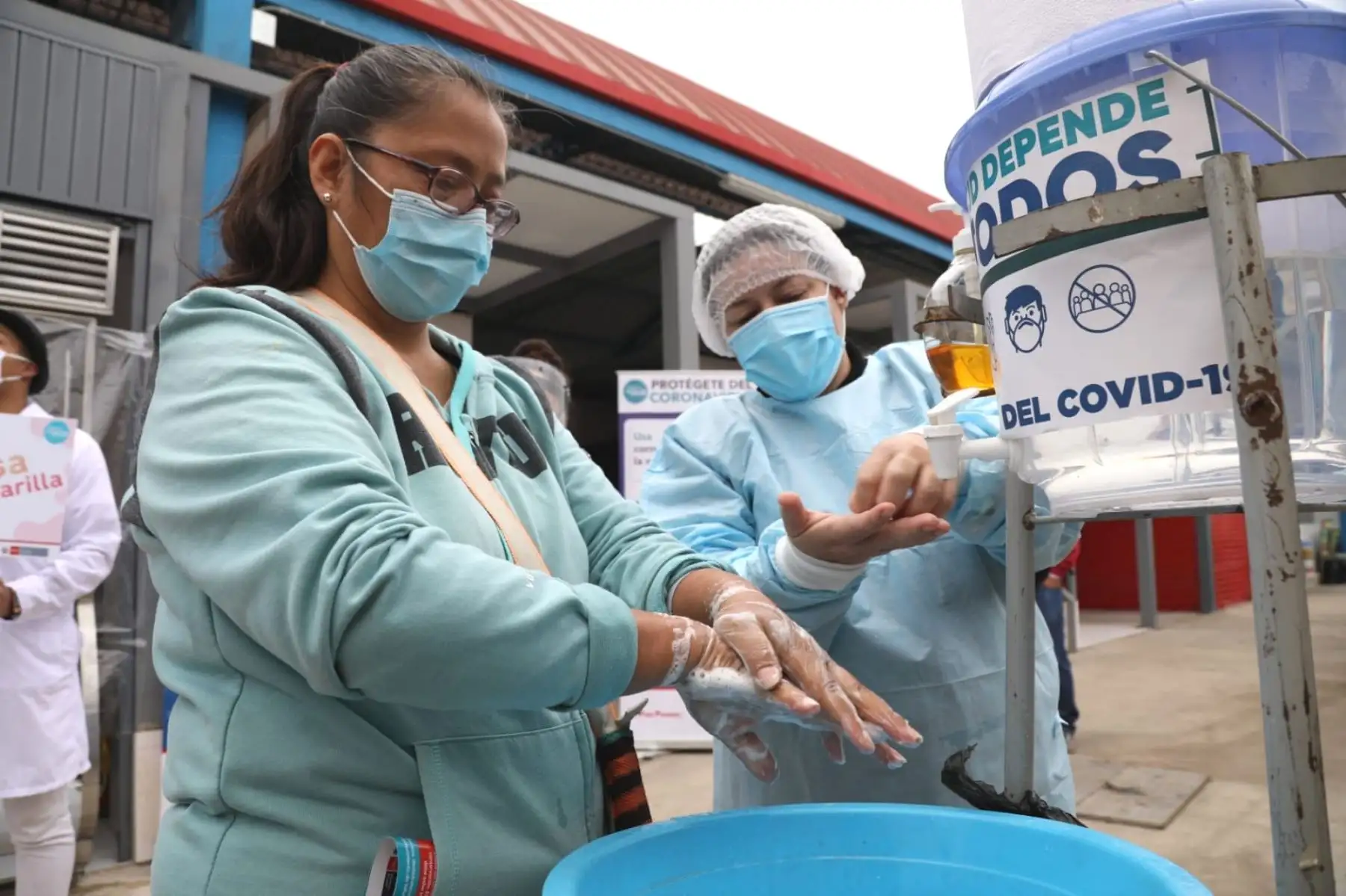 Minsa realiza campaña de prevención de covid-19 y manejo de alimentos lácteos seguros y sanos. Foto: Minsa