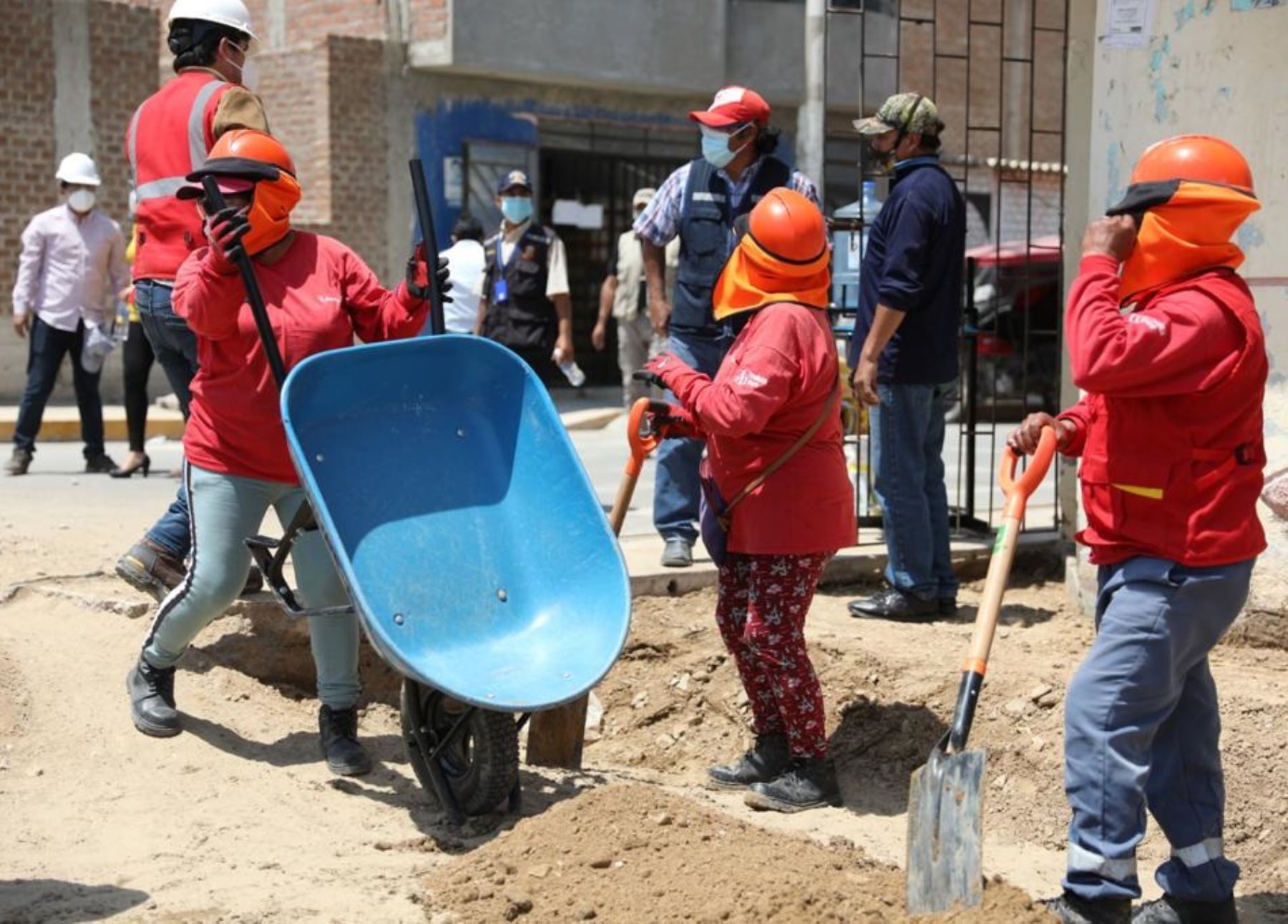 Trabaja Perú generó más de 53,000 empleos temporales con ejecución de obras de infraestructura urbana que ayudan también a reactivar la economía local.