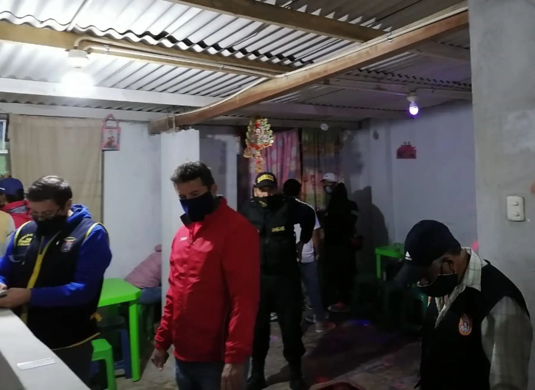 Más del 30 % de personas detenidas en Lambayeque por participar de reuniones sociales prohibidas tienen coronavirus (covid-19), reveló la Policía Nacional. ANDINA/Difusión
