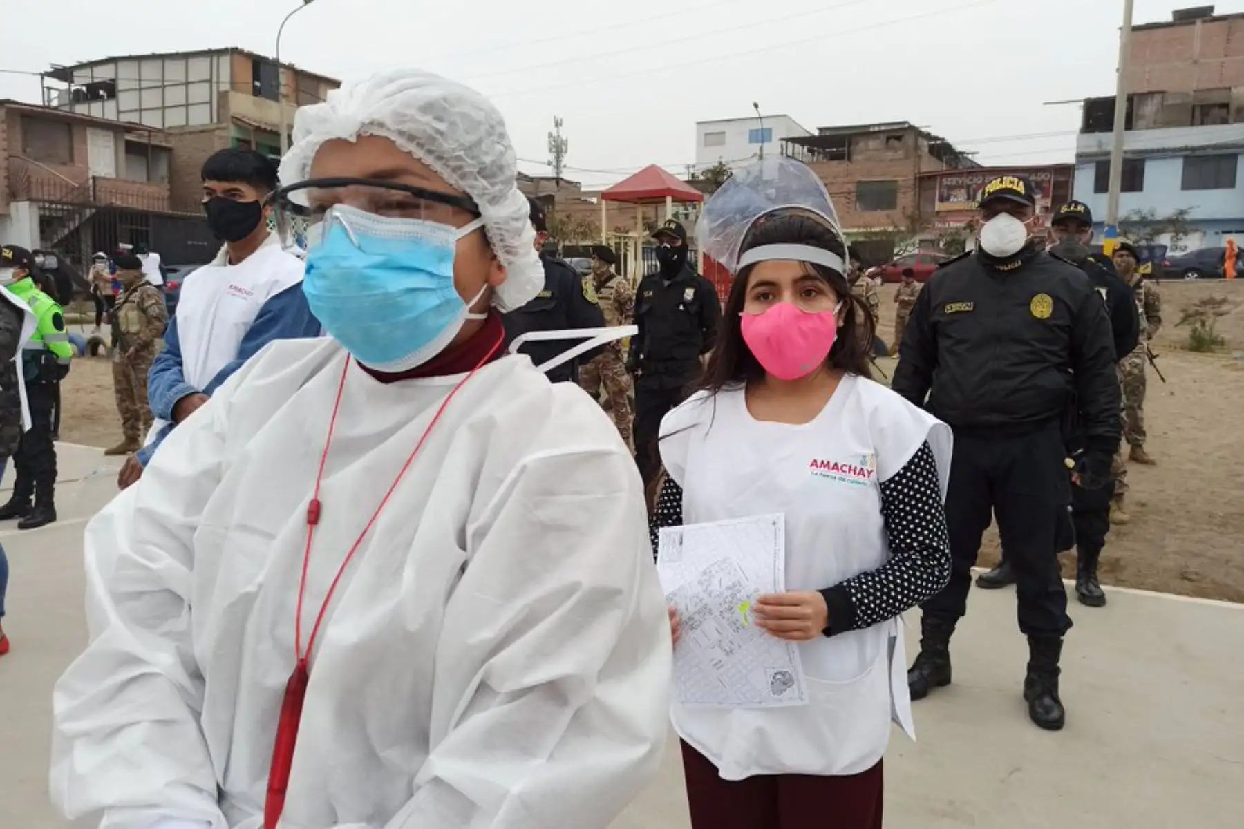 En las intervenciones simultáneas realizadas junto al Ejercito y la Policía Nacional, se tiene previsto atender a más de 1000 adultos mayores y personas con enfermedades crónicas.
Foto:ANDINA/DIRISLimaSur