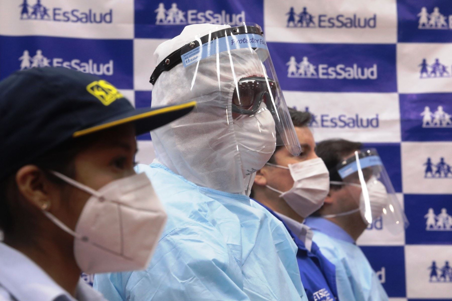 Coronavirus: EsSalud envío 1,800 TM de equipos de protección personal a nivel nacional. Foto: ANDINA/Difusión.