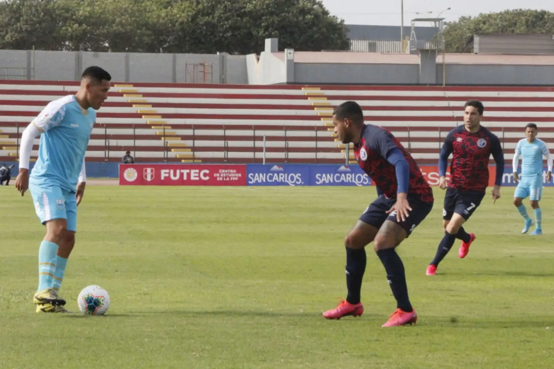 Deportivo Llacuabamba se enfrenta  ante Municipal, por la jornada 10 de la Liga 1, en el estadio Miguel Grau.
Foto: LigaFutProf