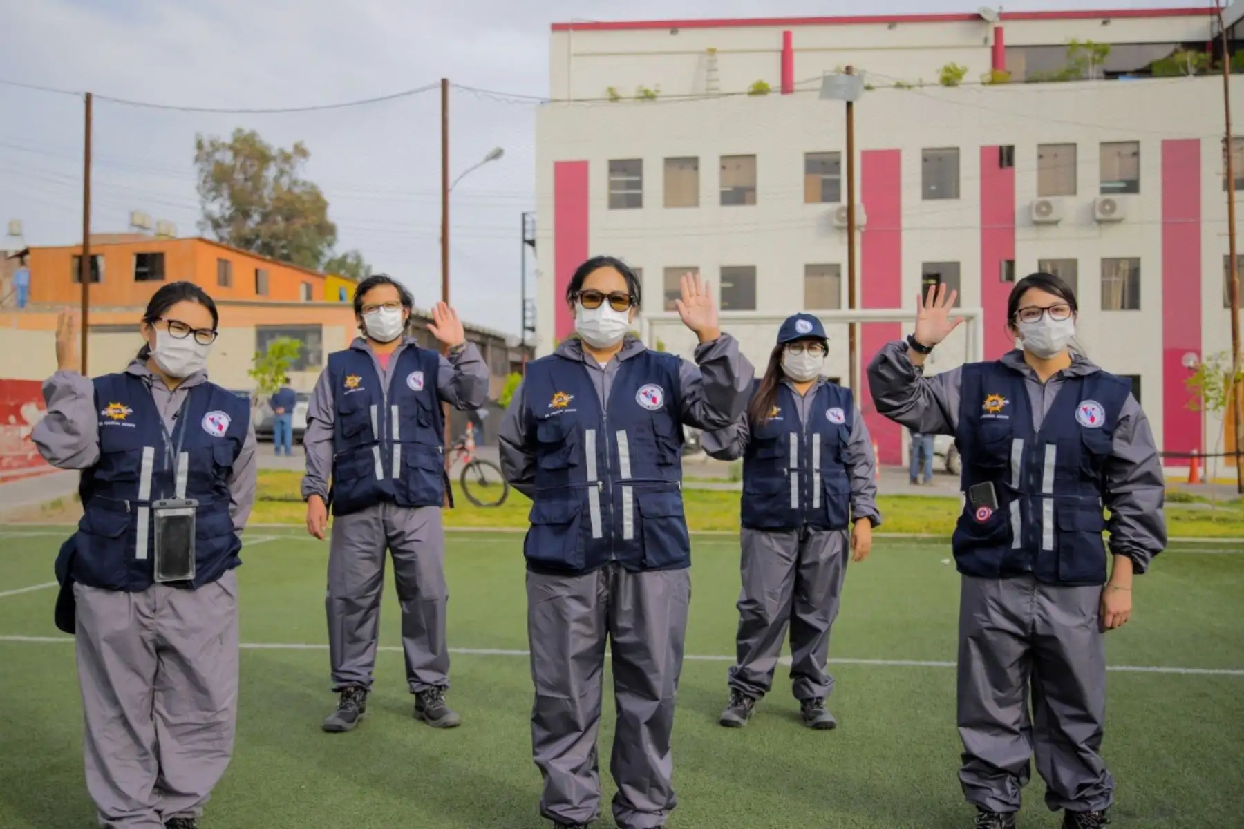 Médicos y enfermeras se trasladan a las zonas altas de la región Arequipa para hacer detección temprana de covid-19.