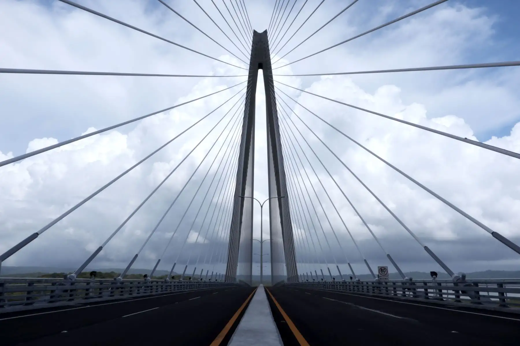 Vista del Puente Atlántico sobre el Canal de Panamá, en Colón, a 80 km de la Ciudad de Panamá. Foto: AFP