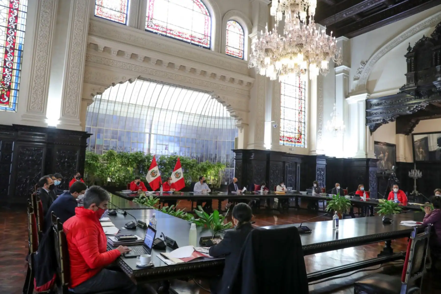 El presidente Martin Vizcarra, acompañado del jefe del Gabinete Ministerial, Walter Martos, encabeza sesión del Consejo de Ministros, donde se evalúan acciones y se coordinan medidas para impulsar la reactivación económica y hacer frente a la pandemia.
Foto:ANDINA/PCM