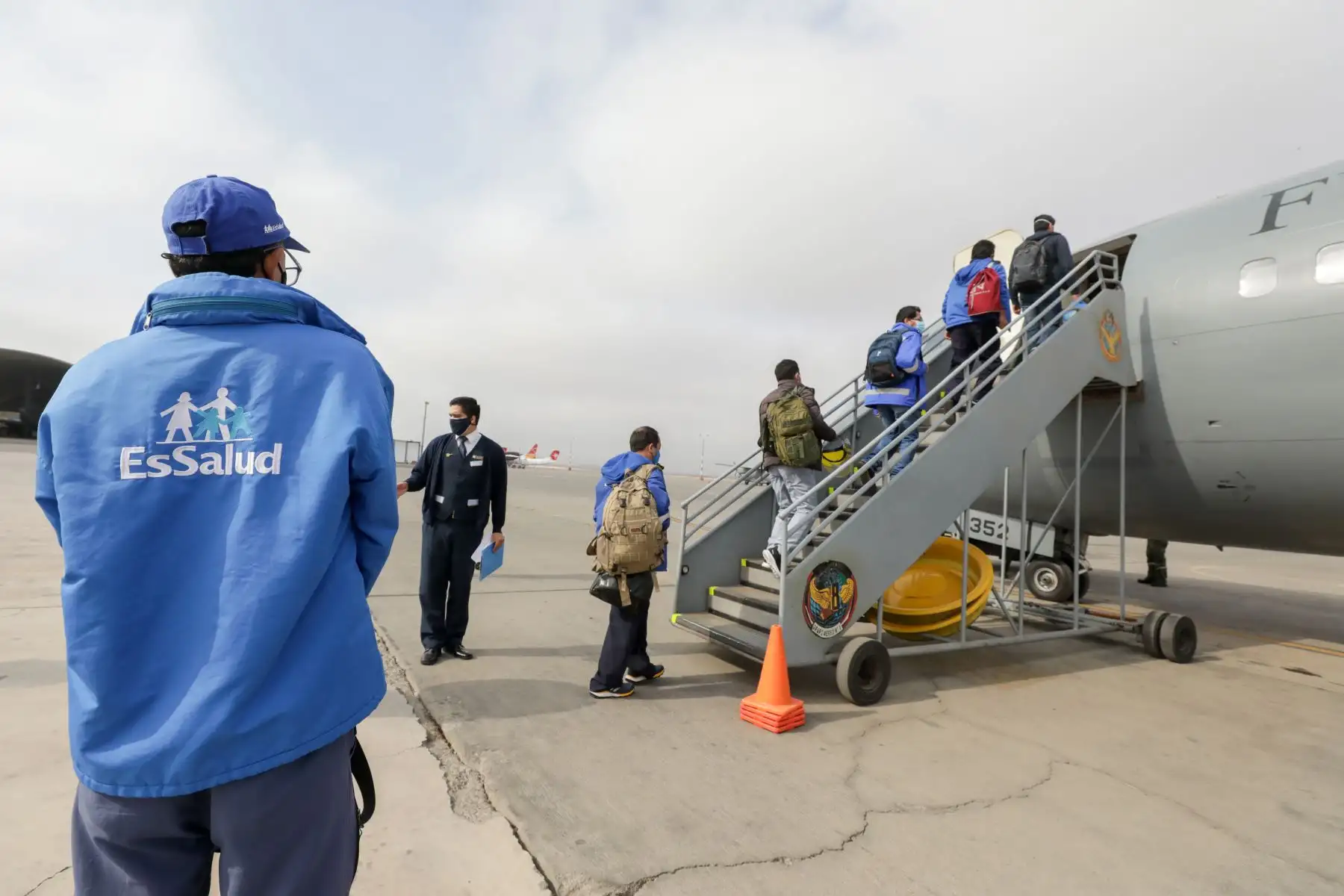 Brigada de Essalud viaja a Moquegua y Tacna para impulsar la lucha contra el covid -19 y la implementación del nuevo hospital de contingencia en Tacna.
Foto: Essalud
