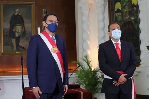 El presidente de la República, Martín Vizcarra juramentó al general PNP (r) César Augusto Gentille Vargas, en el cargo de ministro del Interior en una ceremonia realizada en Palacio de Gobierno. Forto: ANDINA/Prensa Presidencia