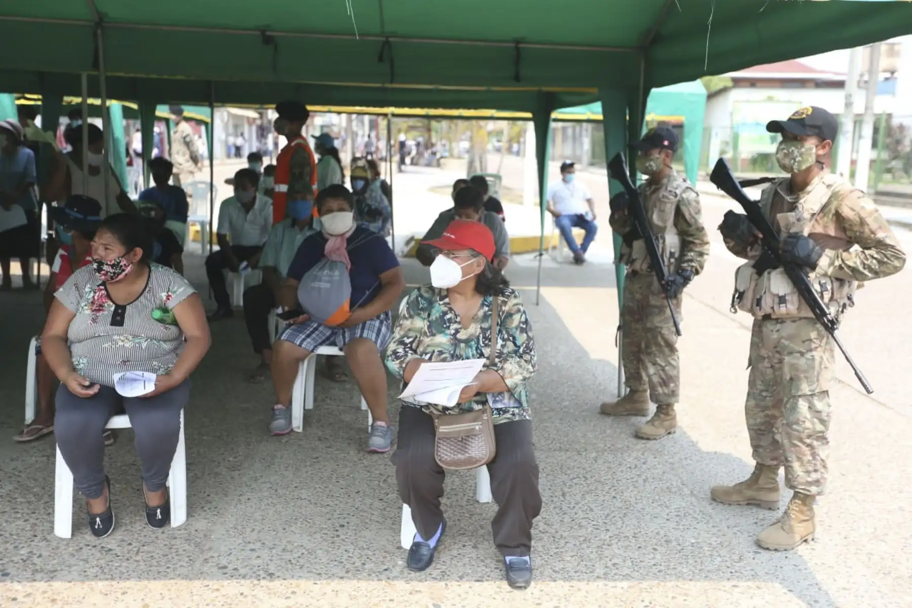 El Ministro de Defensa, Jorge Chávez, supervisa el operativo Tayta  en Puerto Maldonado, para contener la propagación del coronavirus covid-19. Foto: ANDINA/ Jhonel Rodríguez