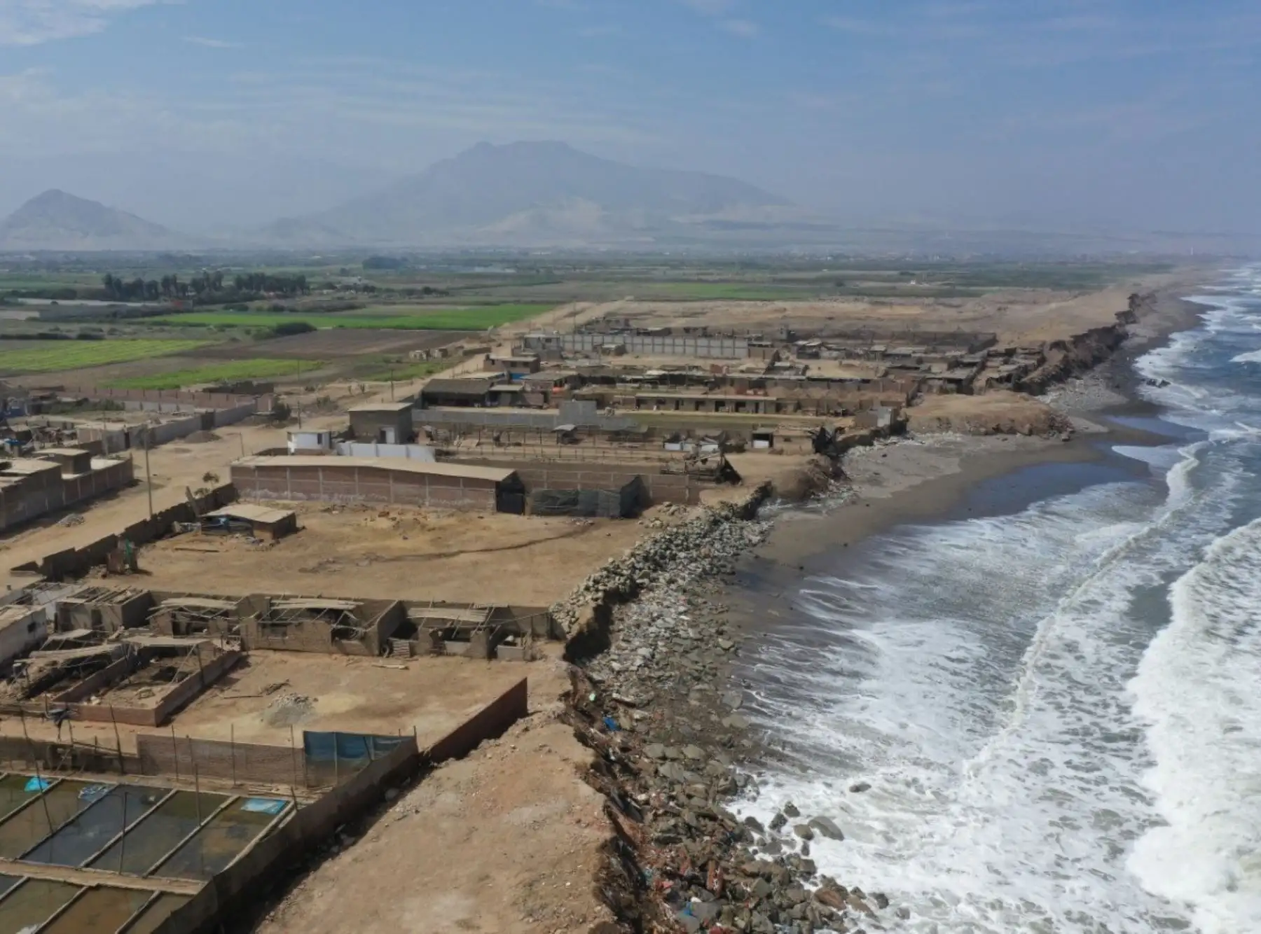 Proponen declarar de interés regional reserva artificial de arena en Salaverry, en La Libertad, que ayudará a recuperar el borde costero que presenta una grave erosión y afecta a sus playas. ANDINA/Difusión