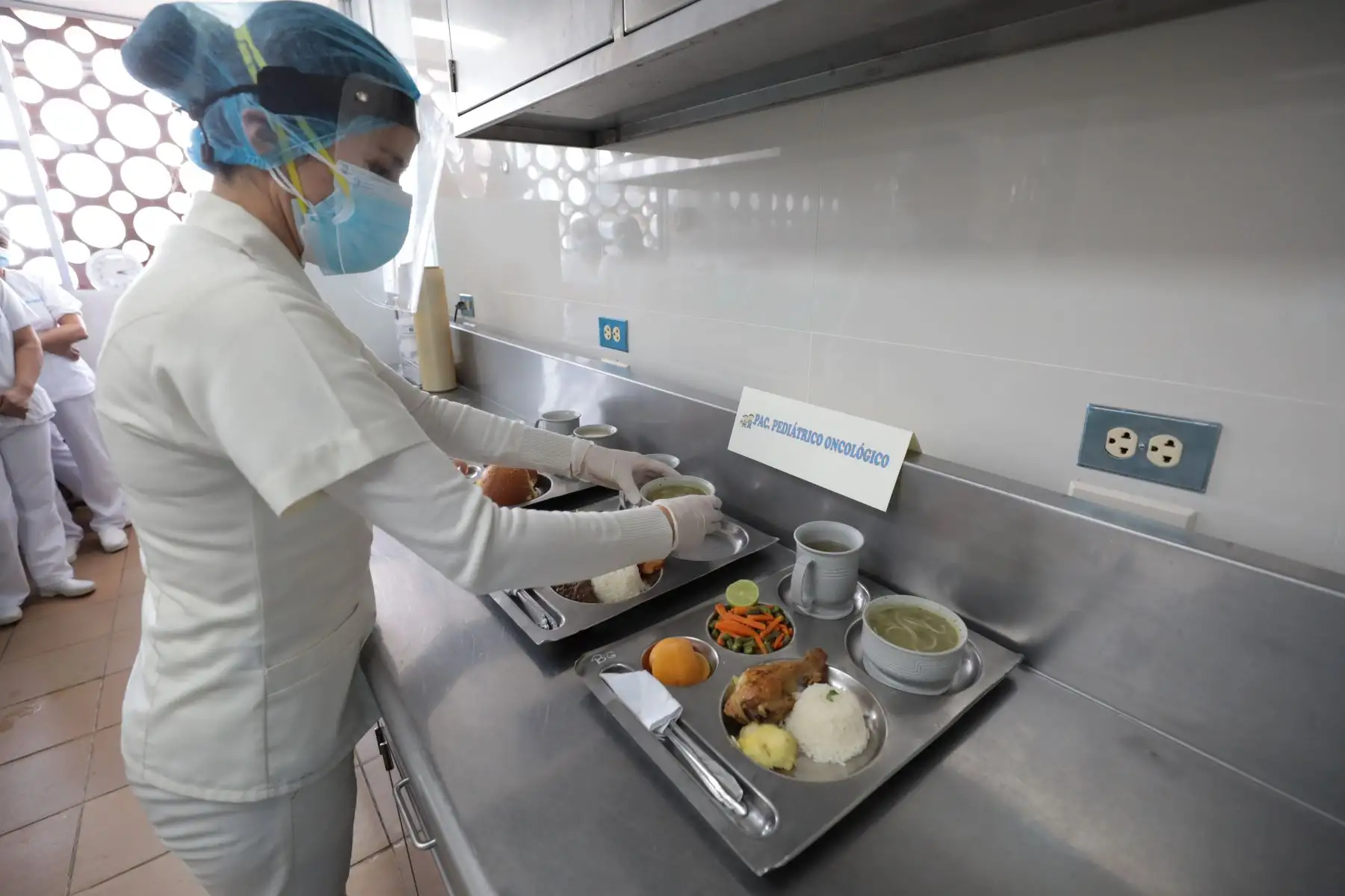 Los tratamientos son respaldados por la ley 31041, “Ley de urgencia médica para la detección oportuna y atención integral del cáncer del niño y del adolescente”, que fue aprobada y promulgada recientemente.Foto:ANDINA/ Essalud