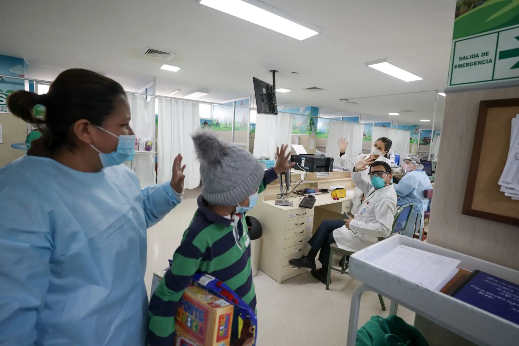 Los tratamientos son respaldados por la ley 31041, “Ley de urgencia médica para la detección oportuna y atención integral del cáncer del niño y del adolescente”, que fue aprobada y promulgada recientemente.Foto:ANDINA/ Essalud
