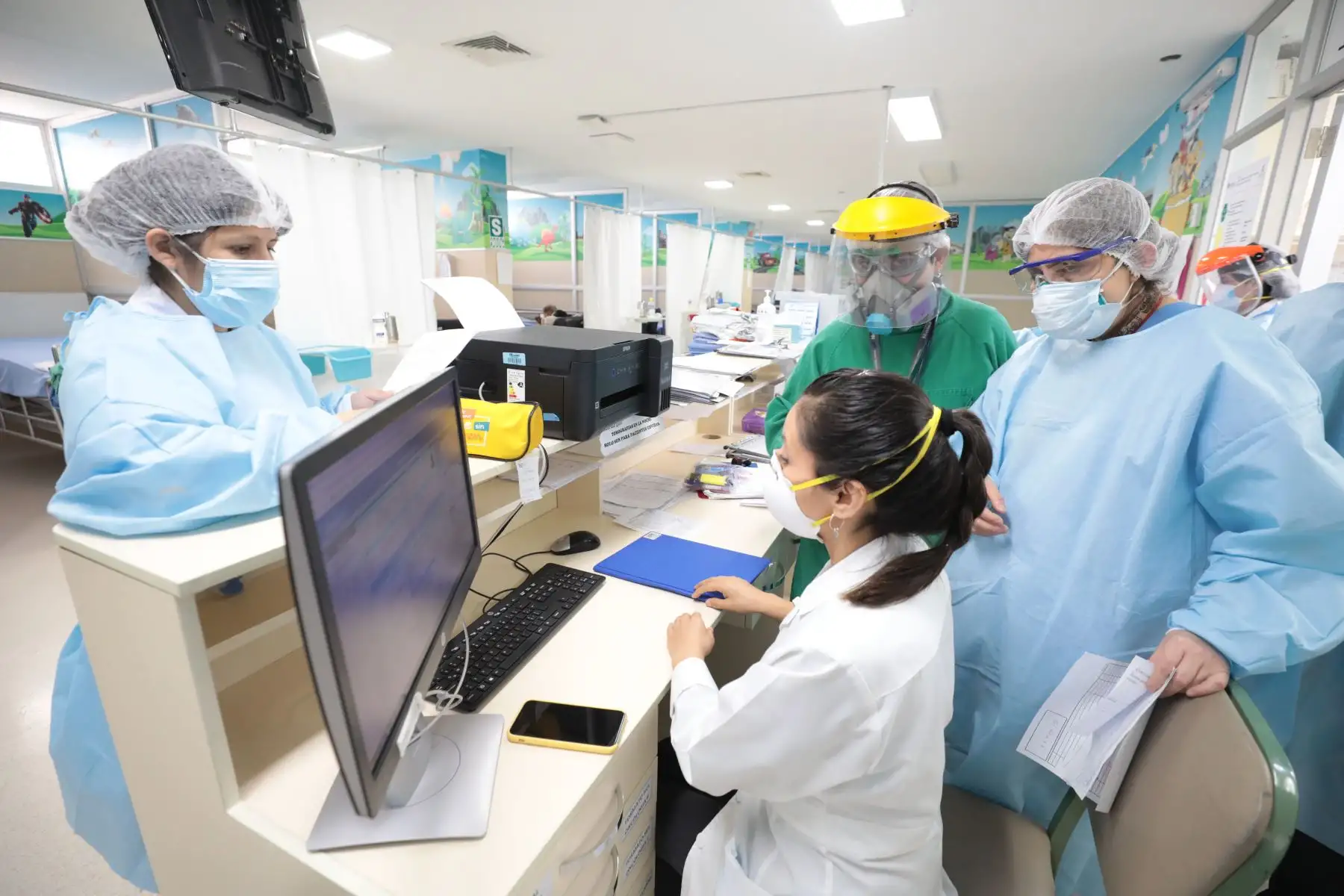 Los tratamientos son respaldados por la ley 31041, “Ley de urgencia médica para la detección oportuna y atención integral del cáncer del niño y del adolescente”, que fue aprobada y promulgada recientemente.Foto:ANDINA/ Essalud