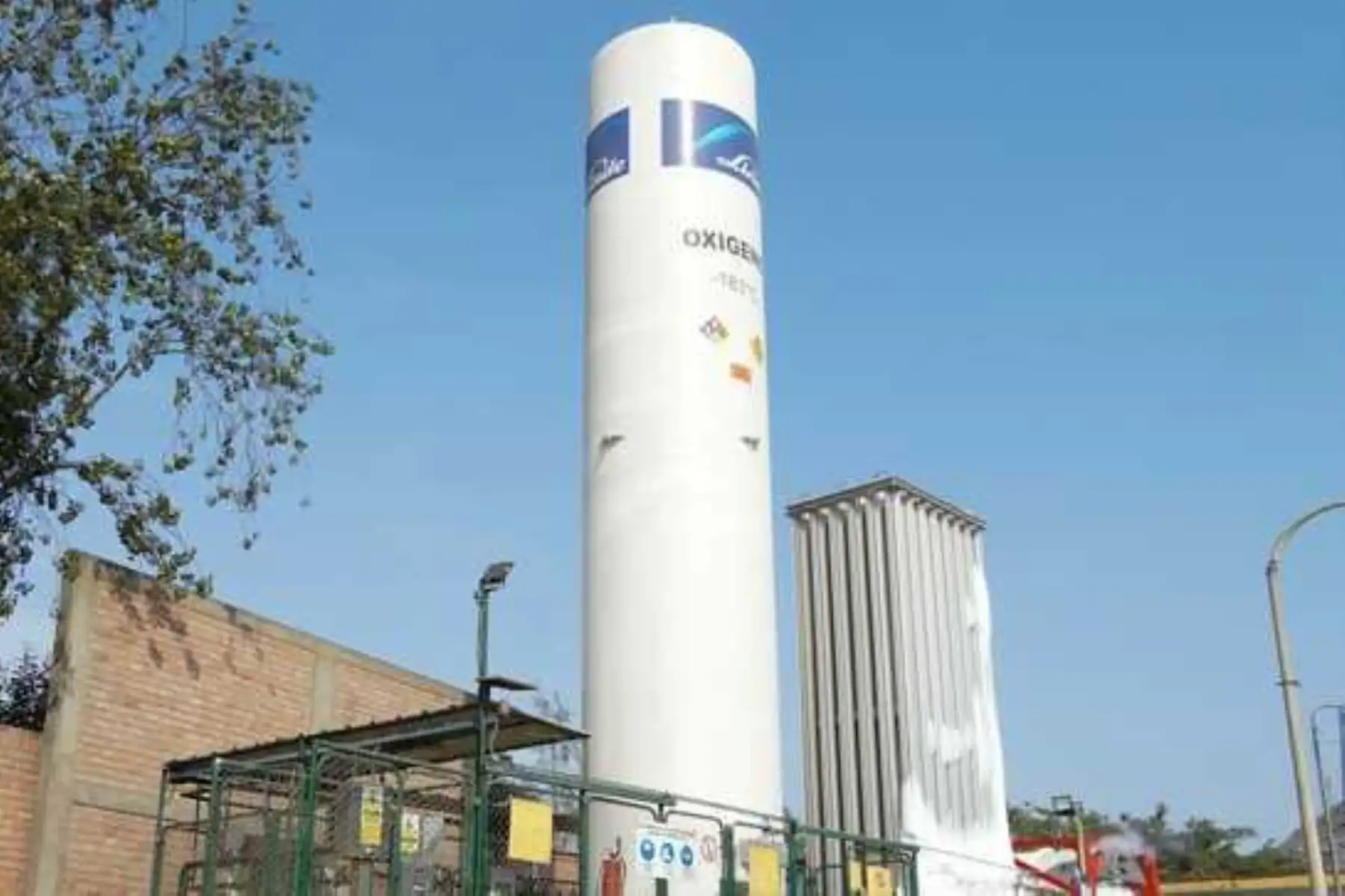 Hospital Hipólito Unanue instala tanque criogénico para brindar oxígeno a pacientes. Foto: ANDINA/Difusión.