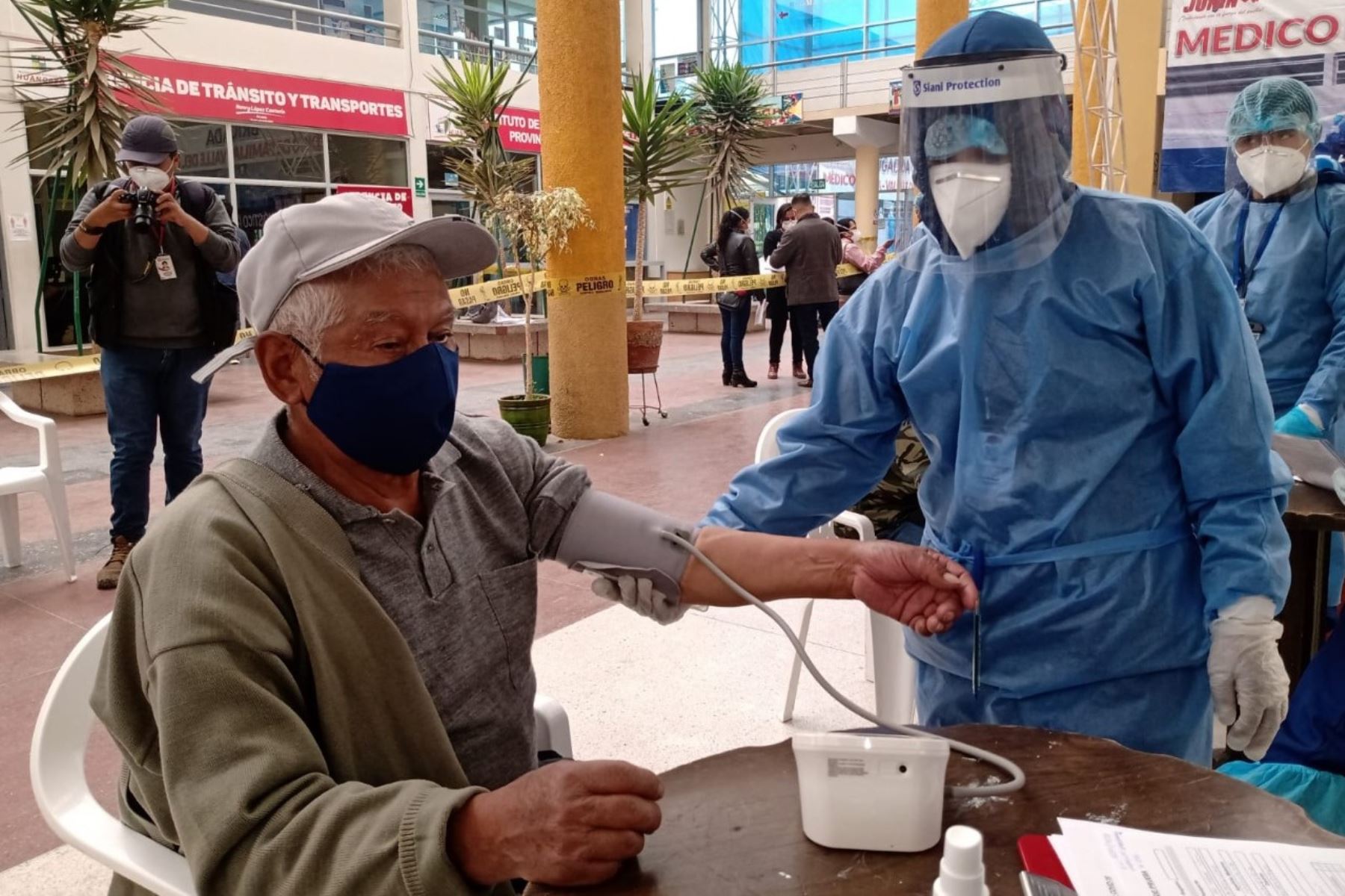 Campaña de la brigada Médico de Familia para detectar y atender casos de coronavirus en Huancayo. Foto: ANDINA/Difusión