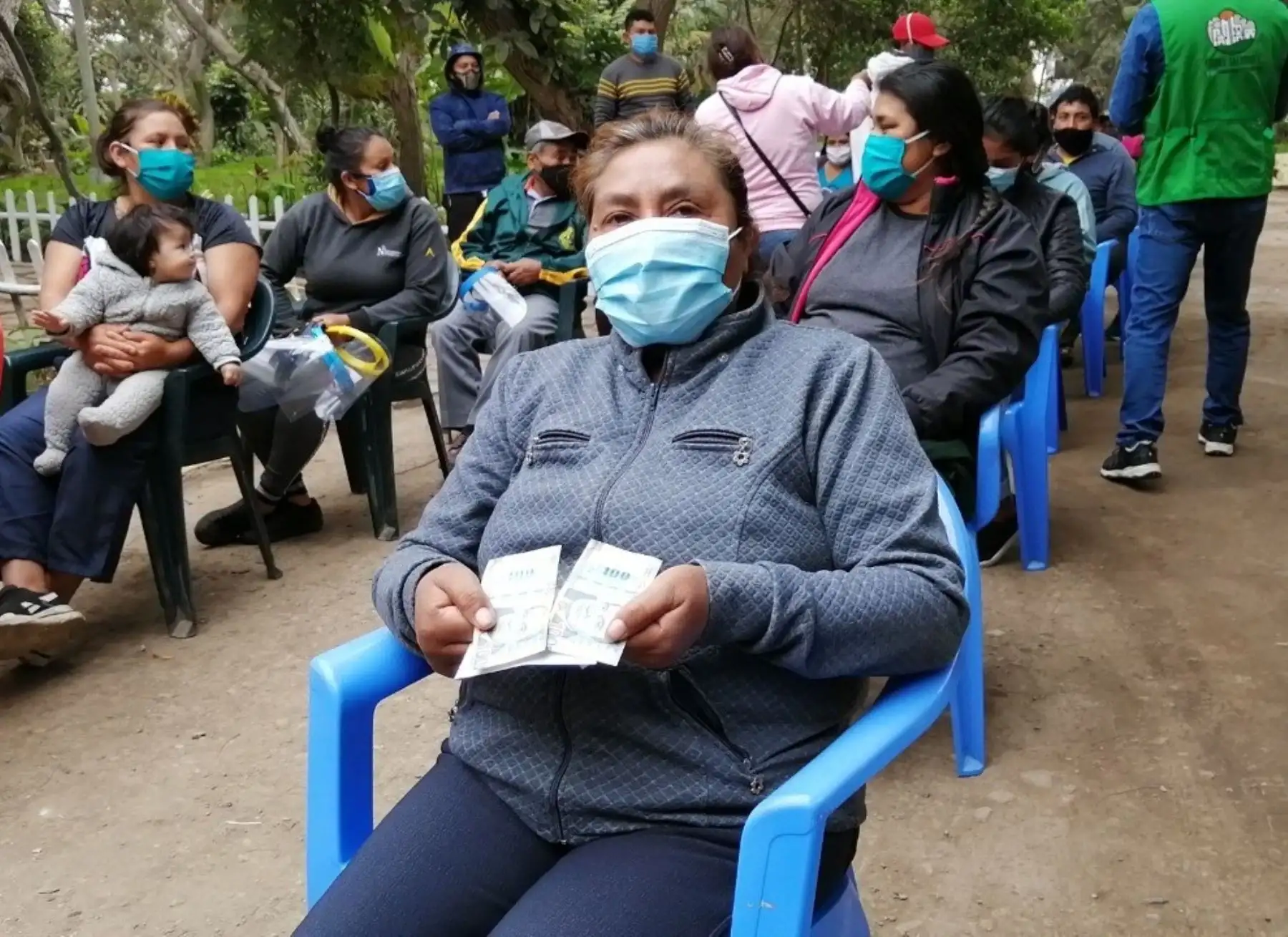 Trabajadores que se dedican al reciclaje en la ciudad de Trujillo recibieron un bono de S/ 200. ANDINA/Difusión