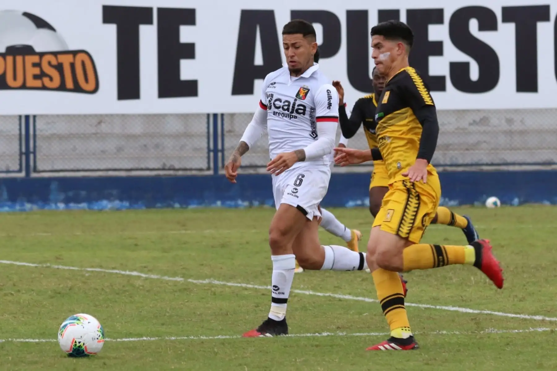 Melgar venció 1-0 a Cantolao con goles de Irven Ávila y Arce en el estadio Iván Elías Moreno de Villa El Salvador. Foto: Liga 1