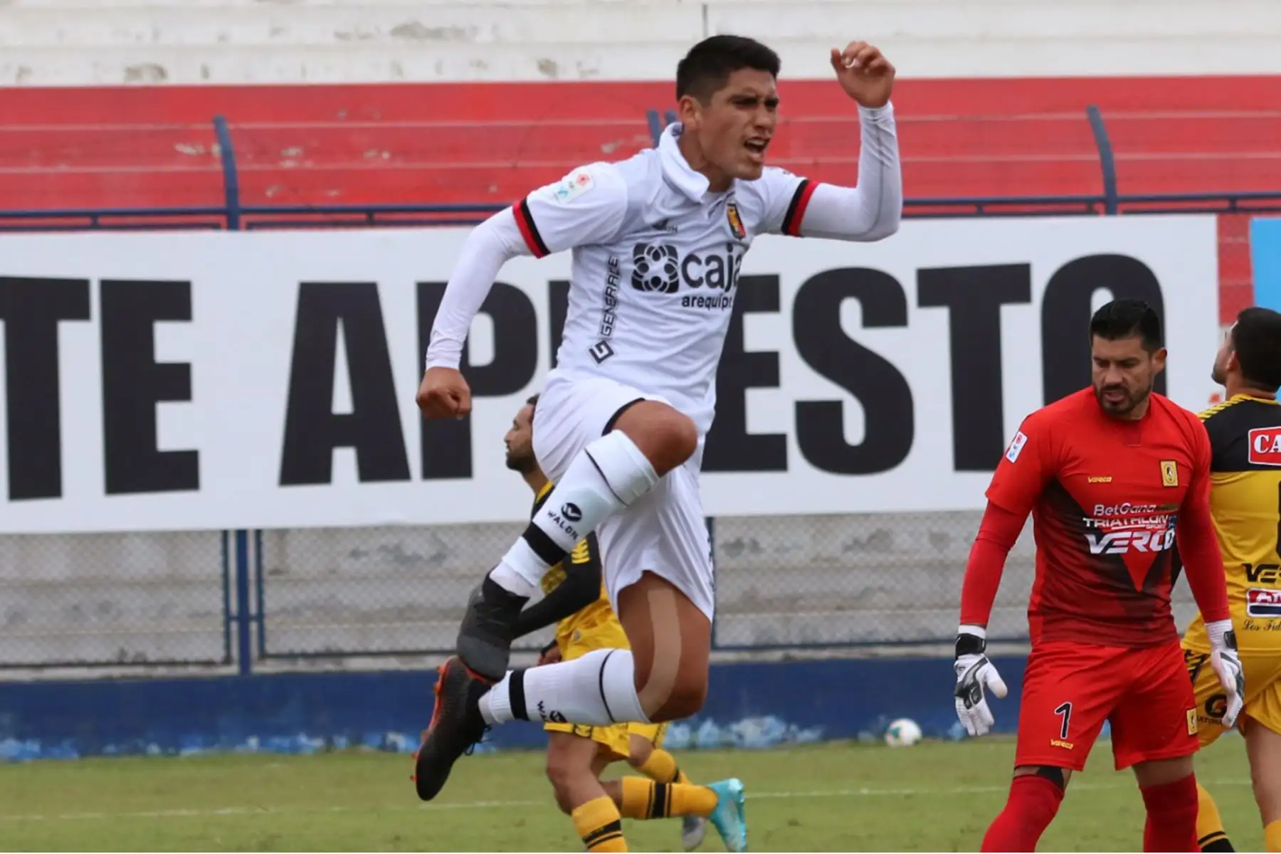 Melgar venció 1-0 a Cantolao con goles de Irven Ávila y Arce en el estadio Iván Elías Moreno de Villa El Salvador. Foto: Liga 1