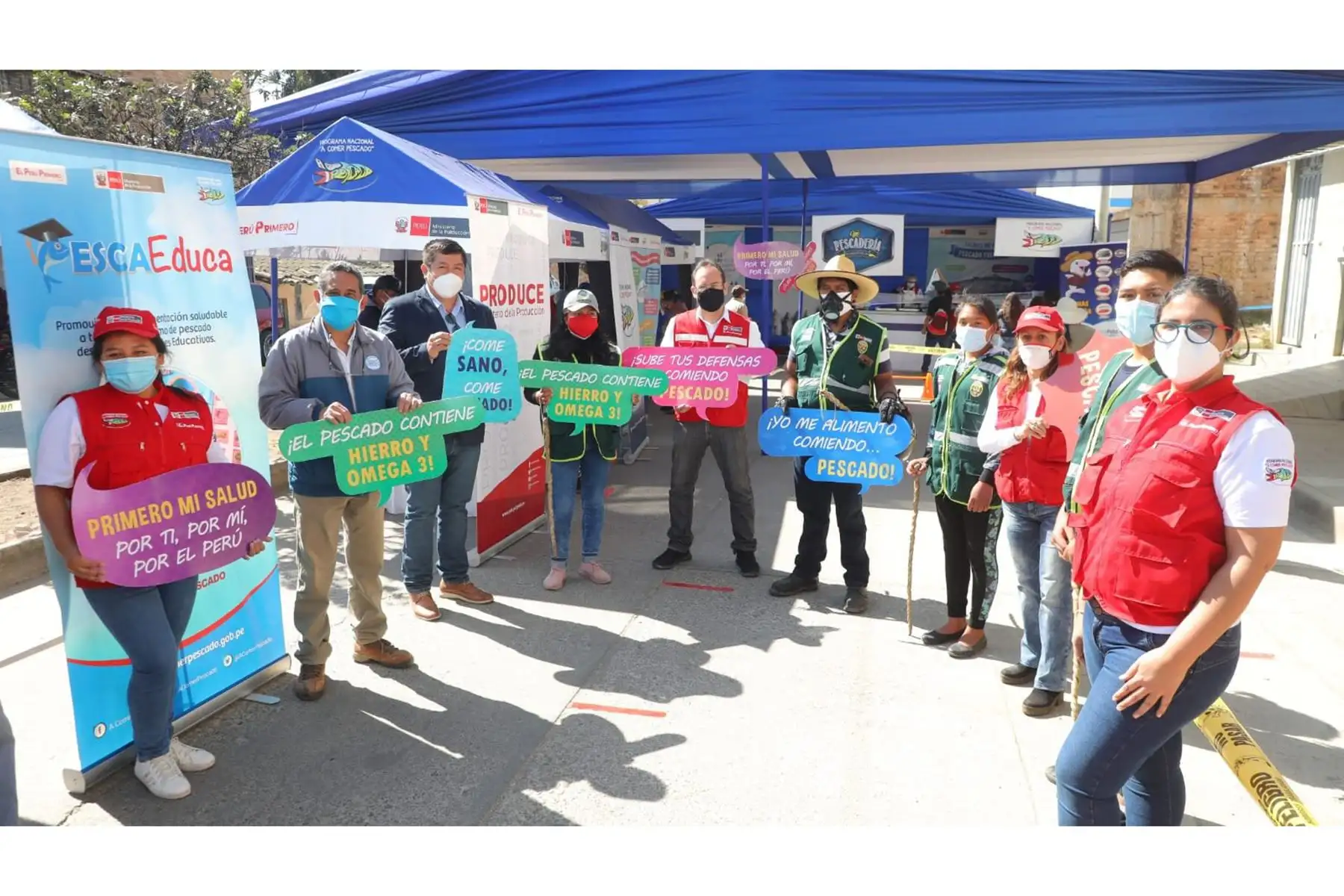 El ministro de Producción, Jose Salardi, recorrió la feria Mi Pescadería del programa "A Comer Pescado", plataforma que impulsa la oferta de pescado fresco, congelado y en conservas, a fin de mejorar la nutrición de la población en todo el país. Foto: Produce