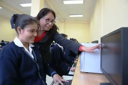 Minedu: ofrecen 100,000 becas reforzar competencias digitales de escolares. Foto: ANDINA/Difusión.