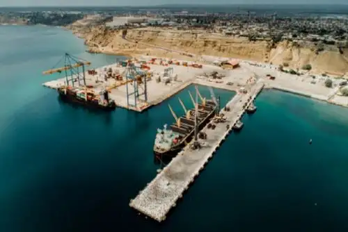 Se calcula que las mejoras en el Terminal Portuario de Paita generarán alrededor de 560 puestos de trabajo directos e indirectos. Con ello, se contribuye a la reactivación económica del país.