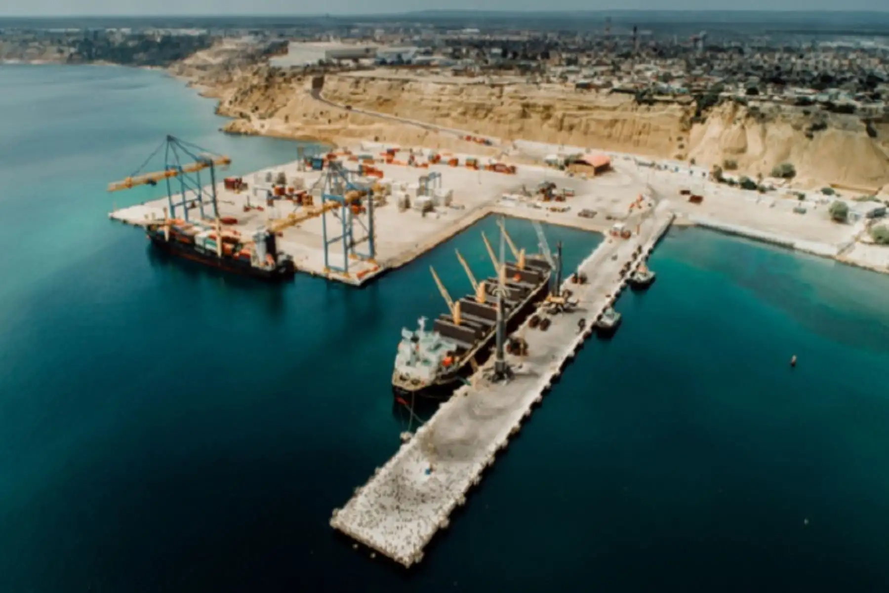 Se calcula que las mejoras en el Terminal Portuario de Paita generarán alrededor de 560 puestos de trabajo directos e indirectos. Con ello, se contribuye a la reactivación económica del país.