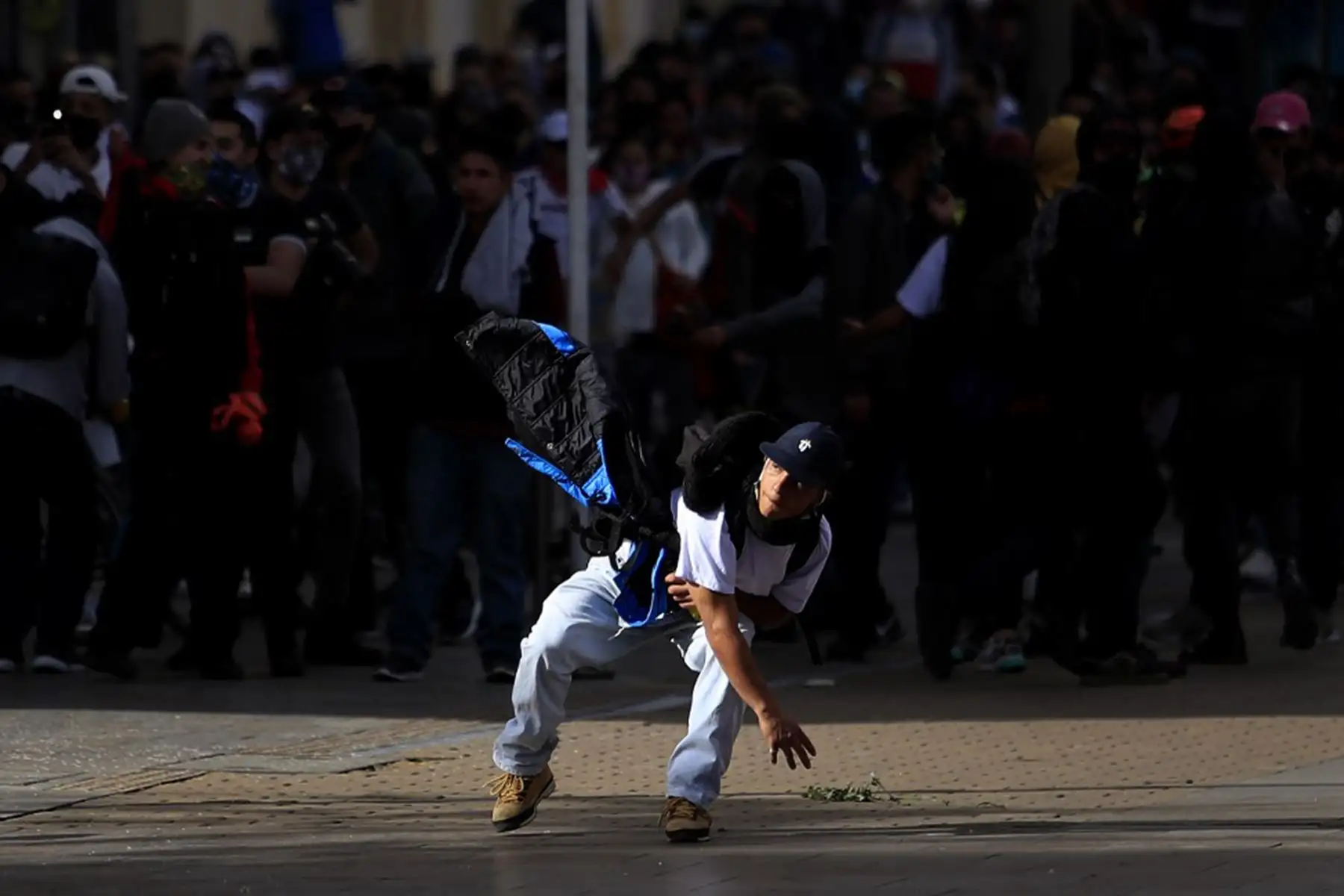 Disturbios cierran día de perdón y reconciliación contra violencia en Bogotá. Foto: AFP