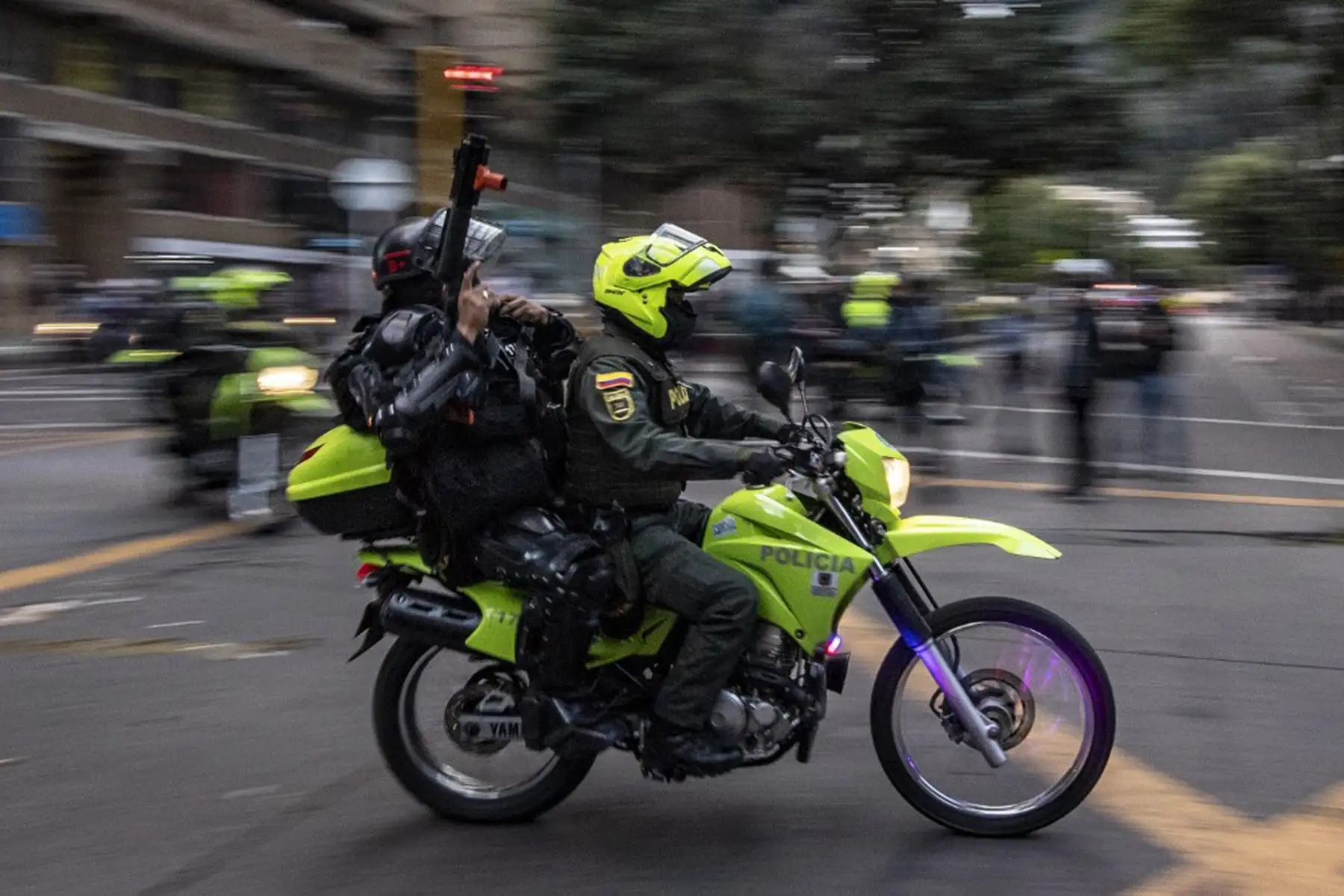 Disturbios cierran día de perdón y reconciliación contra violencia en Bogotá, Colombia. Foto: AFP