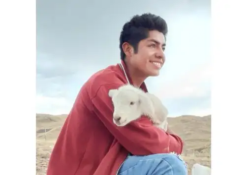 Conoce a Andrés Soto, el joven cusqueño que es sensación en tik tok. la red social de videos que cautiva a los jóvenes.