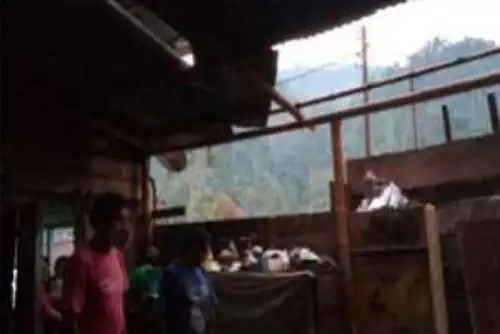 Las familias afectadas fueron trasladas a viviendas de sus parientes.