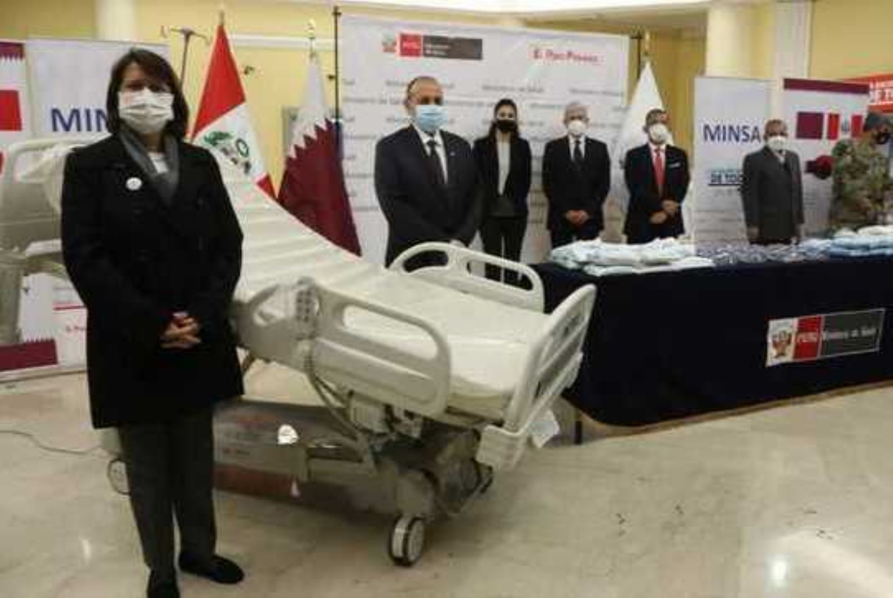 Qatar entrega donación de equipos de protección y camas UCI al Minsa y al Mindef. Foto: ANDINA/difusión.