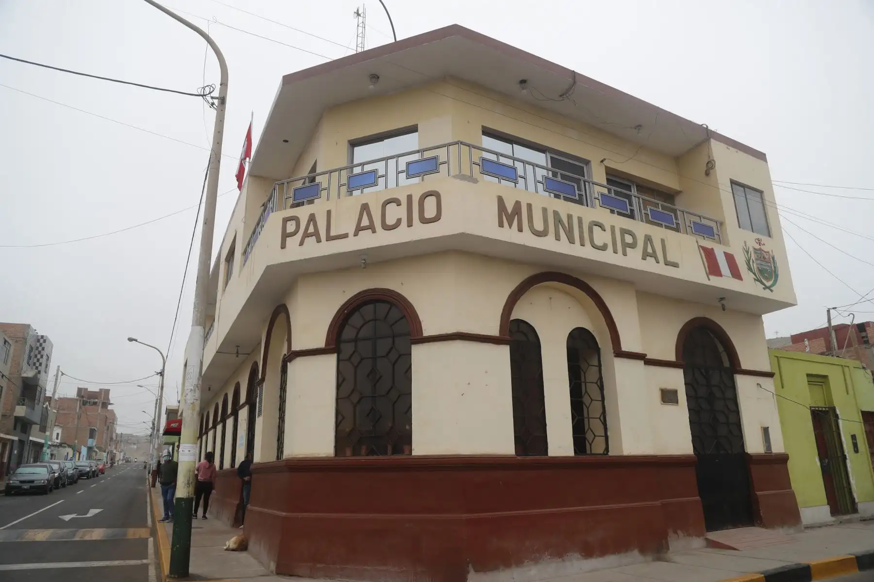 El Ministro de Vivienda,  Carlos Lozada visita a la provincia de Huaura, para tener reuniones con autoridades  y supervisar la distribución de agua en el asentamiento humano Túpac Amaru, así como poner la primera piedra para la rehabilitación vial del centro poblado Primavera.
Foto: Ministerio de Vivienda