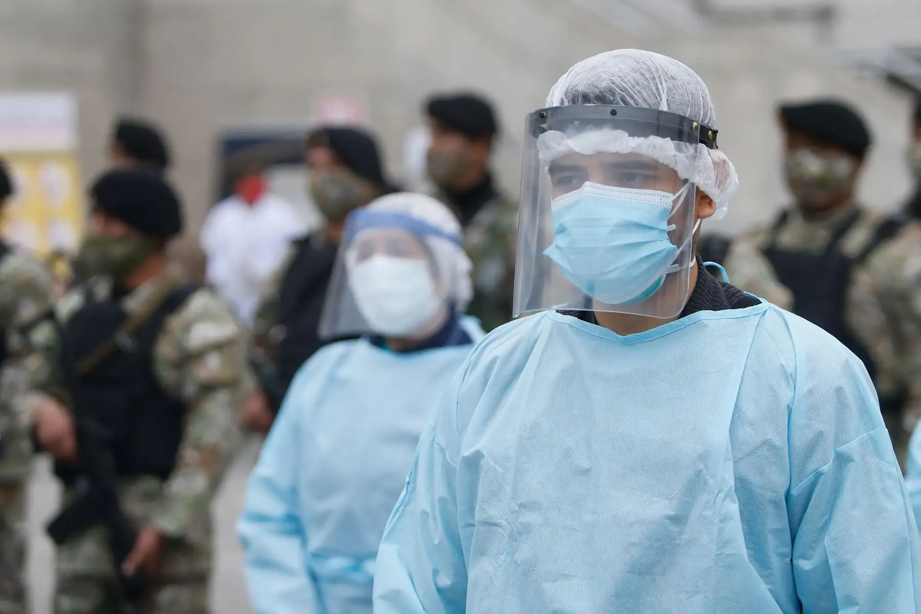 Ministra de salud, Pilar Mazzetti participa en megaoperación Tayta en Villa María del Triunfo.Ya son más de 200 operaciones Tayta realizadas con más de 150 mil ciudadanos atendidos.
Foto: Minsa