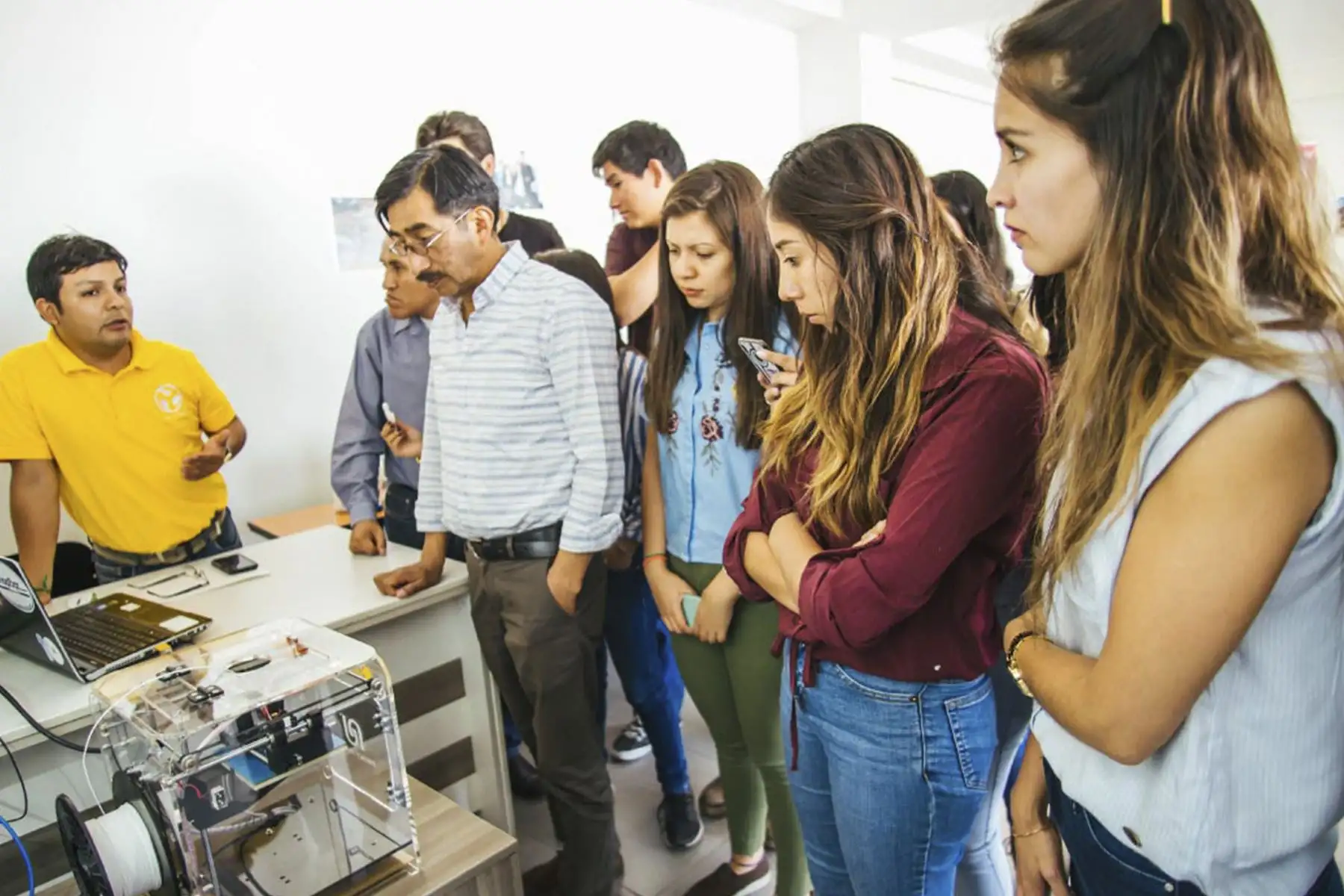 Aprenderán todo el proceso desde la idea hasta el momento en el que el producto llega a tus manos.