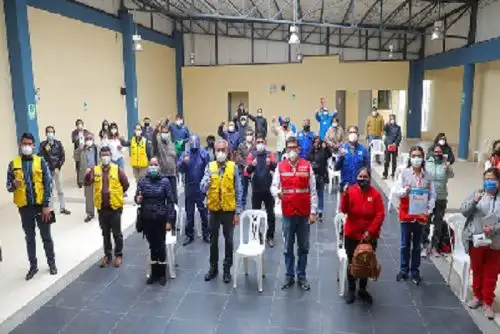 El viceministro de Mype e Industria, Wilson Falen, llegó hoy a Barranca junto a su equipo técnico para brindar información sobre los servicios que ofrece el programa Tu Empresa, Innóvate Perú, Inacal, Programa Nacional de Diversificación Productiva y otros a asociaciones de productores locales.