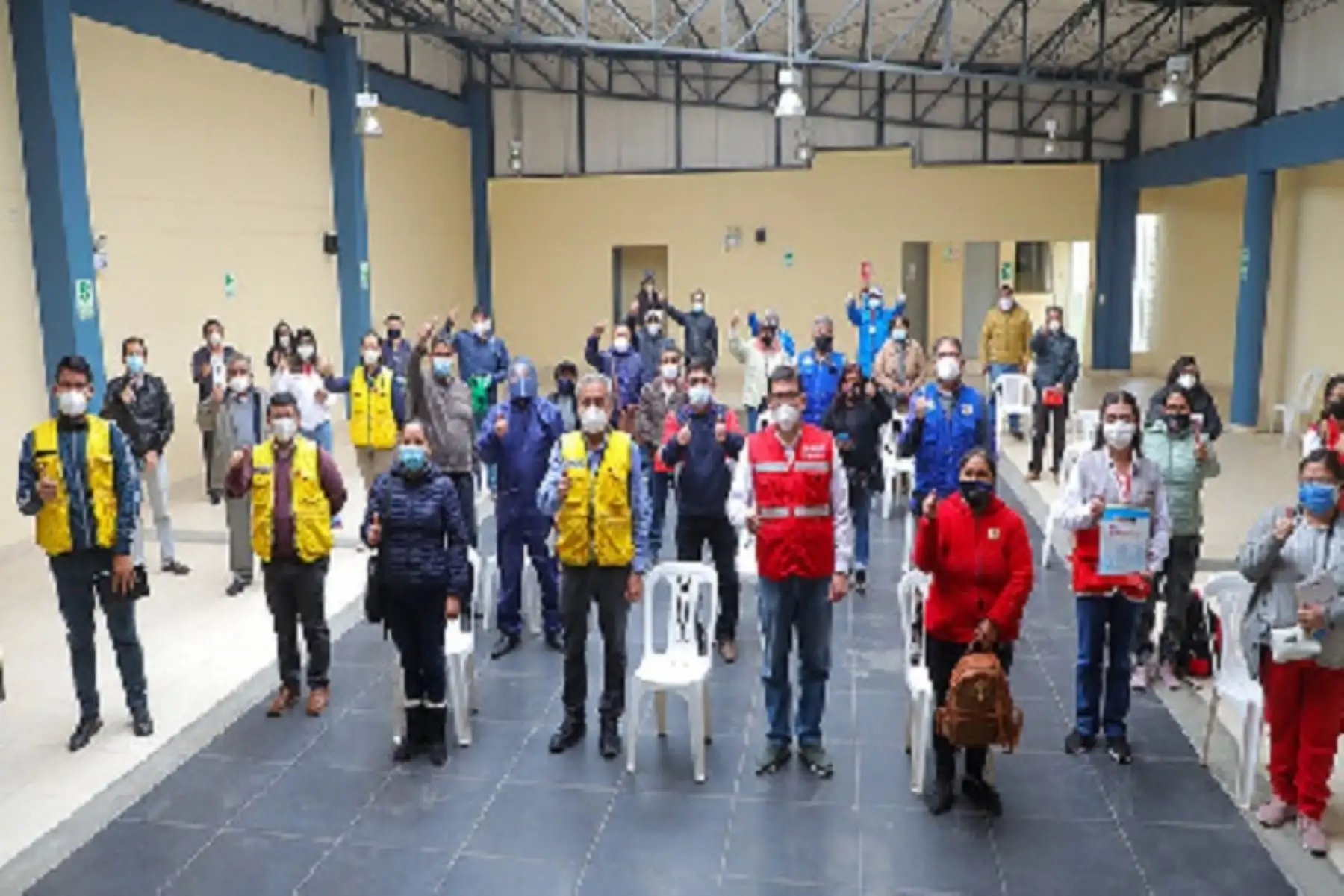 El viceministro de Mype e Industria, Wilson Falen, llegó hoy a Barranca junto a su equipo técnico para brindar información sobre los servicios que ofrece el programa Tu Empresa, Innóvate Perú, Inacal, Programa Nacional de Diversificación Productiva y otros a asociaciones de productores locales.