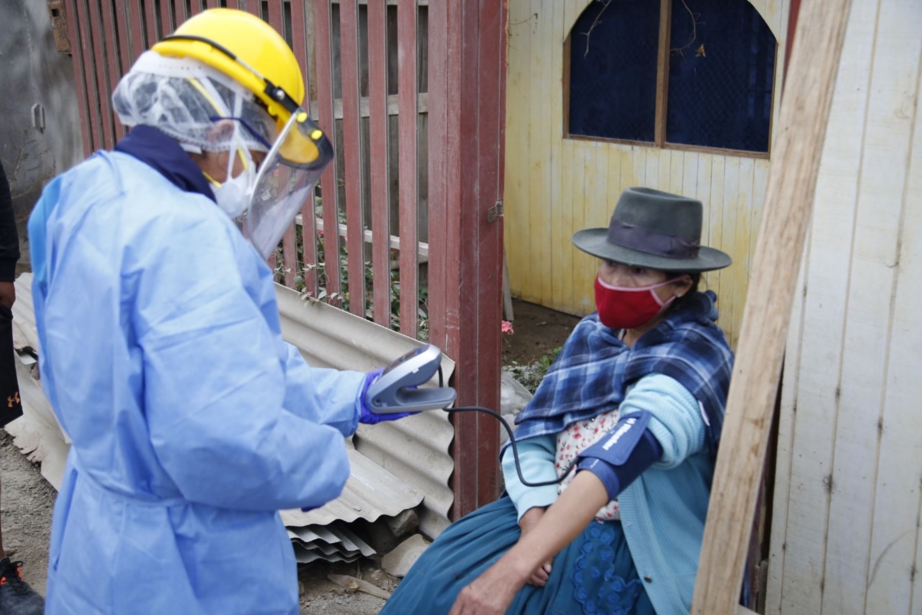 La red Amachay monitorea la situación de más de 186,000 personas en situación de alto riesgo y vulnerabilidad frente a la pandemia de coronavirus. ANDINA/Difusión