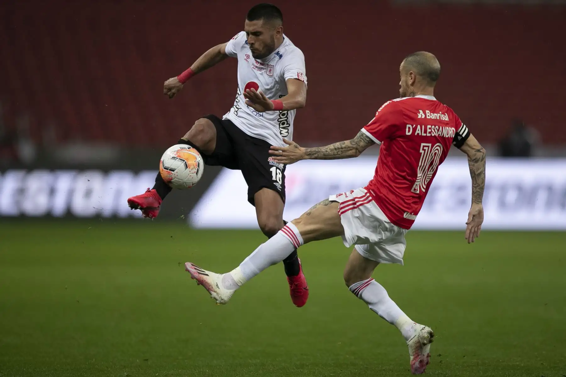 El centrocampista internacional de Brasil, el argentino Andrés D