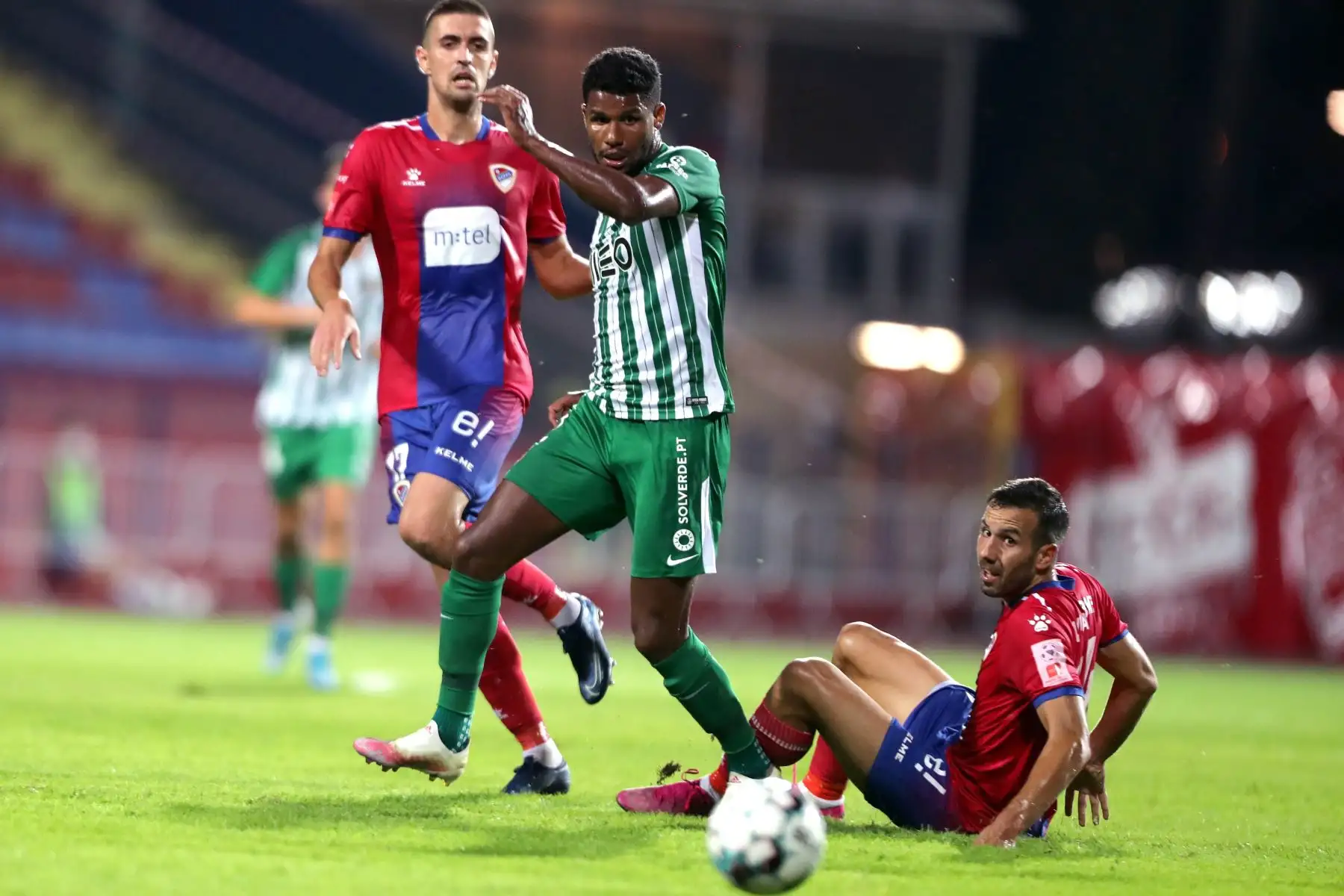 Matheus Reis del FC Rio Ave en acción durante el partido de fútbol de la segunda ronda de clasificación de la UEFA Europa League, FK Borac Banja Luka vs FC Rio Ave de Portugal en el City Stadium de Banja Luka, Bosnia y Herzegovina.
Foto: EFE